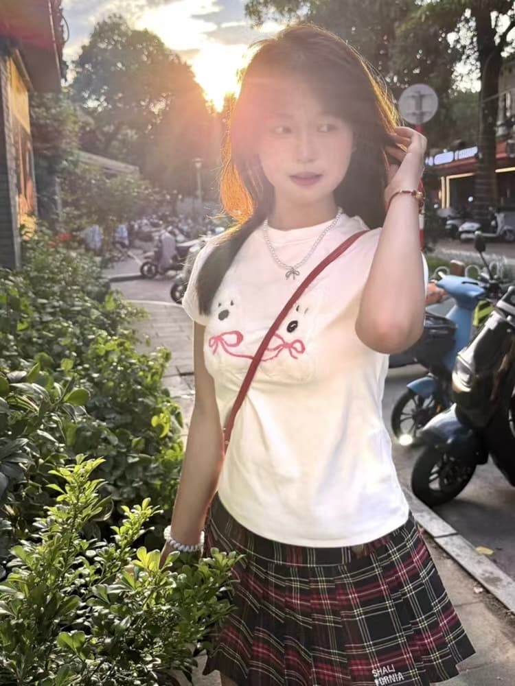 강아지 자수 긍정적 인 어깨 반팔 티셔츠 여성 여름 2026 새로운 디자인 센스 작은 대중 몸매 가꾸기 슬림해 보이는 쇼트 스타일 맨위 상세 이미지 4