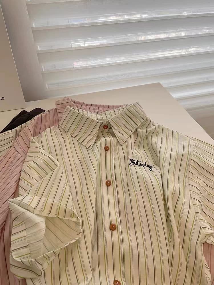 세로 줄무늬 POLO 칼라 반팔 셔츠 남자 여자 여름 드레스 2026 새로운 Chic 슬림해 보이는 셔츠 ins 상세 이미지 5