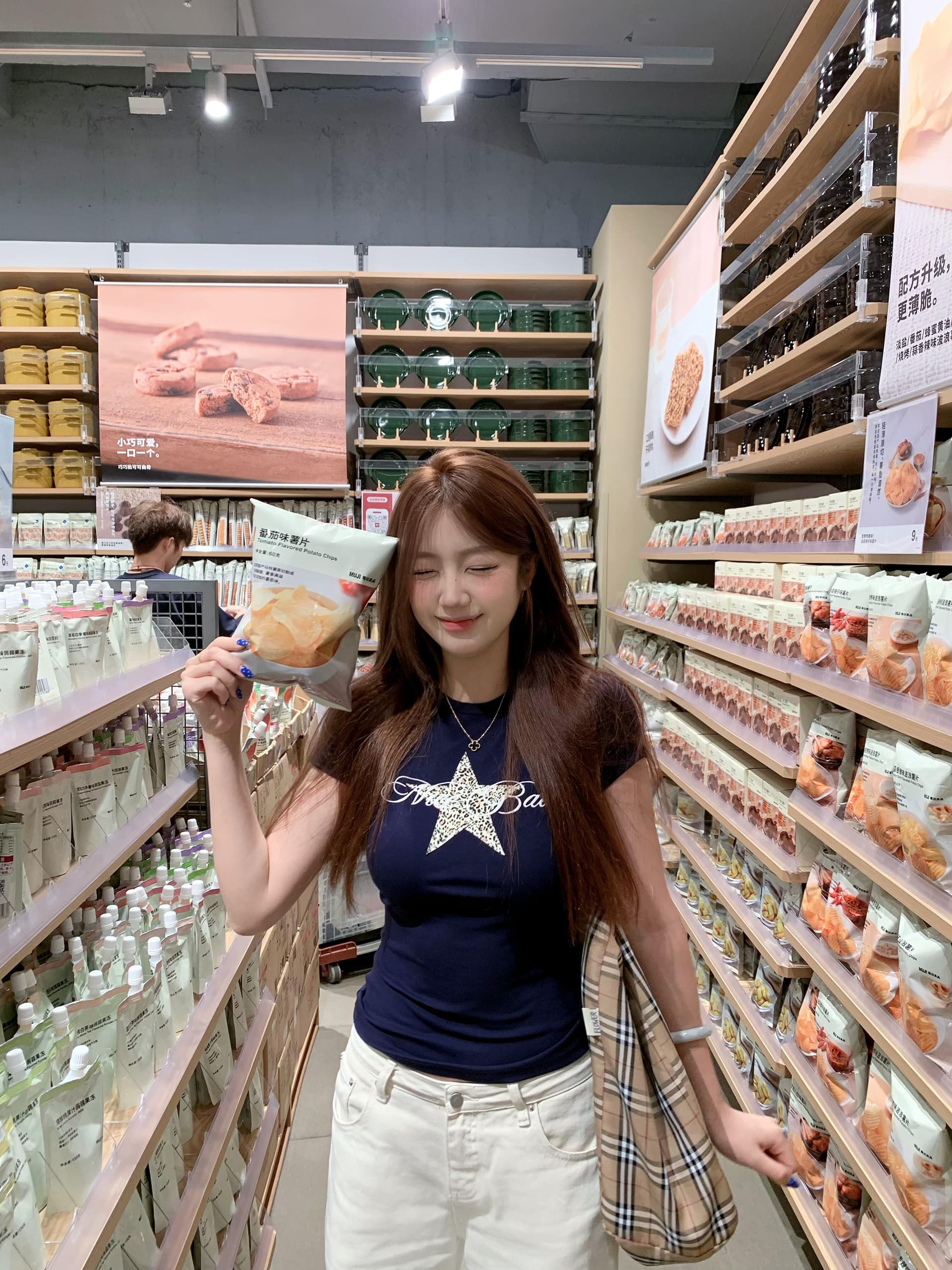 아메리칸 레트로 달콤한 핫걸 몸매 가꾸기 슬림해 보이는 반팔 티셔츠 여성 여름 디자인 센스 작은 대중 자이언트 잘 생긴 다용도 맨위 상세 이미지 3