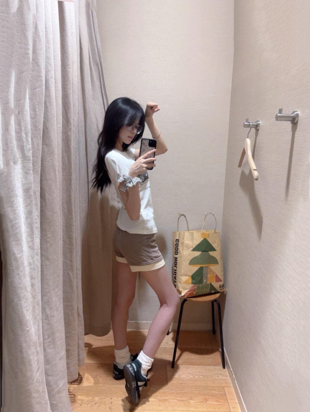 아메리칸 만화 강아지 프린트 라운드 넥 반팔 티셔츠 여성 여름 새로운 달콤한 차가운 바람 몸매 가꾸기 긍정적 인 어깨 화이트 맨위 이미지 2