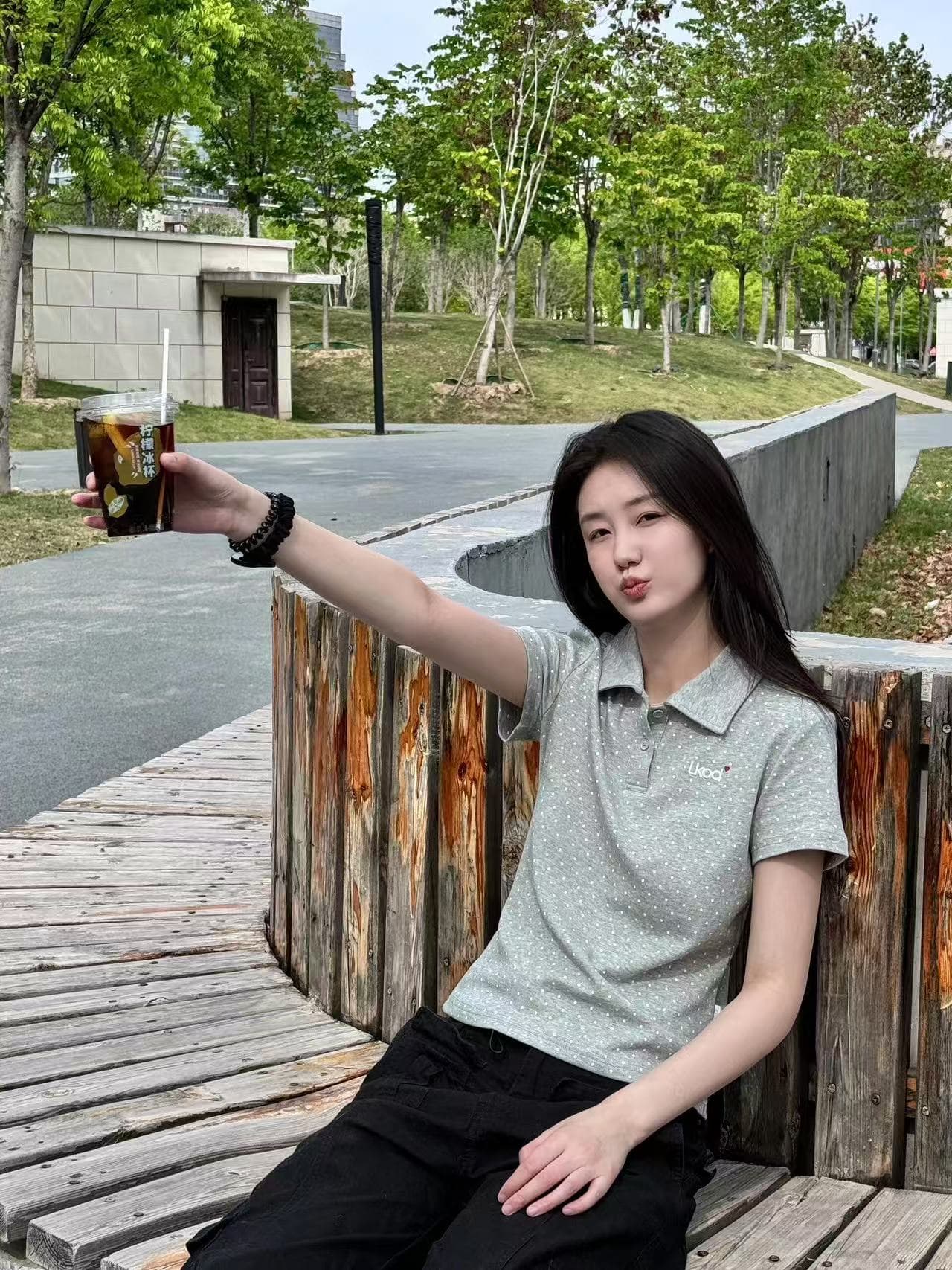 아메리칸 레트로 POLO 셔츠 전체 인쇄 도트 무늬 반팔 티셔츠 여성 여름 몸매 가꾸기 슬림해 보이는 운동 미니멀리즘 긍정적 인 어깨 의류 이미지 4