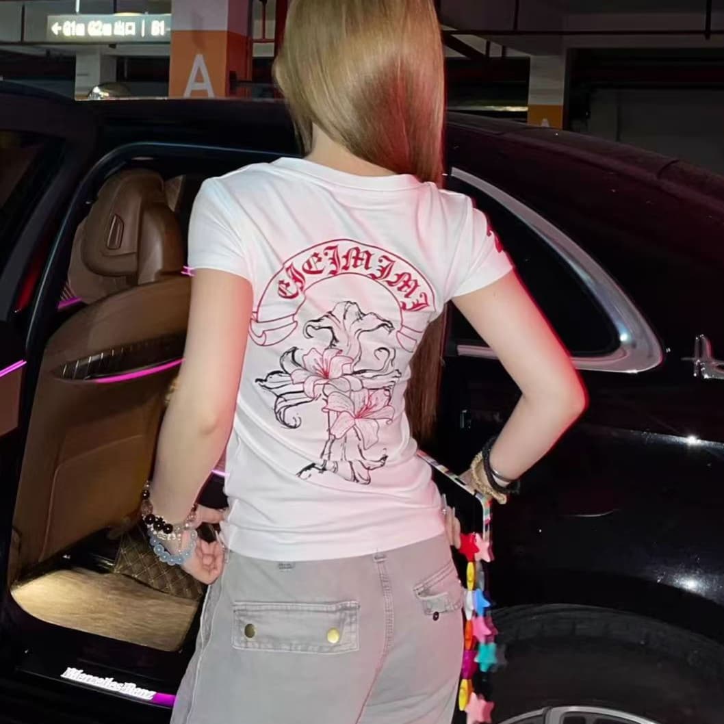 유럽 상품 무거운 조수 브랜드 봄 여름 레트로 십자가 프린트 반팔 티셔츠 2026 년 V넥 맨위 상세 이미지 1