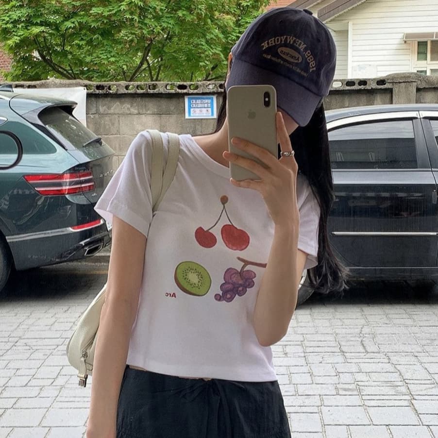 여름 작은 대중 ins 바람 과일 프린트 긍정적 인 어깨 반팔 티셔츠 캐주얼 몸매 가꾸기 슬림해 보이는 맨위 여성