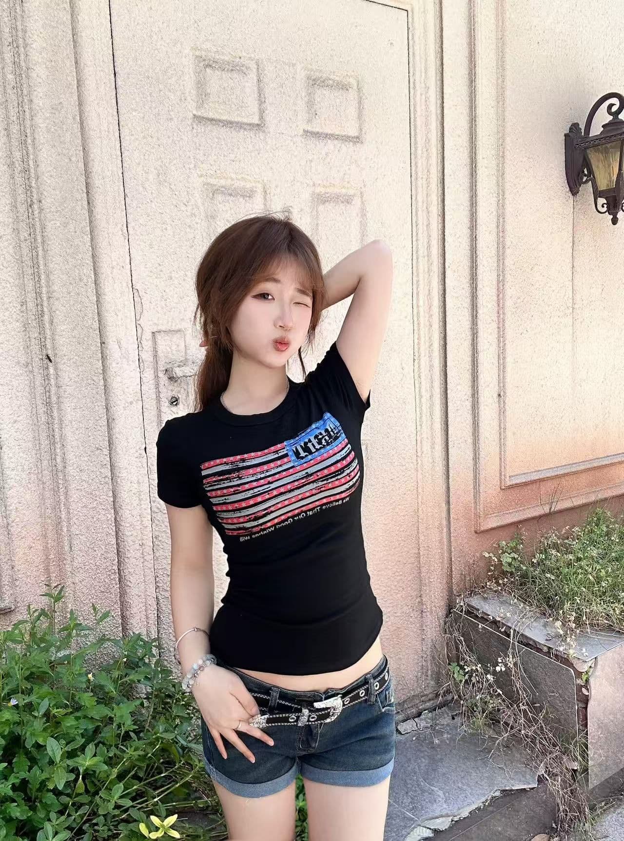아메리칸 배너 프린트 긍정적 인 어깨 검정색 반팔 티셔츠 여성 여름 몸매 가꾸기 슬림해 보이는 외국 가스 달콤한 핫걸 쇼트 스타일 맨위 이미지 2
