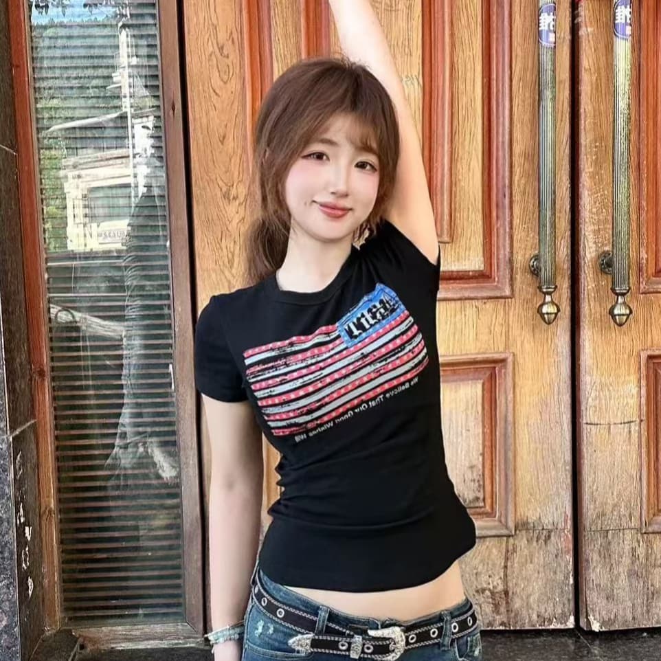 아메리칸 배너 프린트 긍정적 인 어깨 검정색 반팔 티셔츠 여성 여름 몸매 가꾸기 슬림해 보이는 외국 가스 달콤한 핫걸 쇼트 스타일 맨위