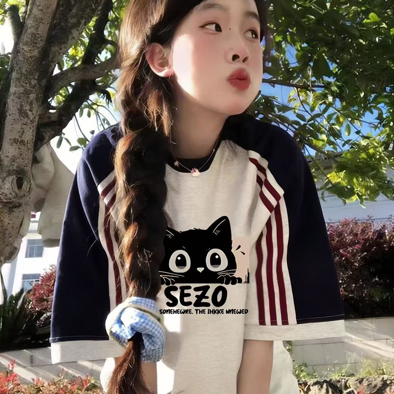 고유 한 아름다운 자이언트 잘 생긴 배색 3개 바 반팔 티셔츠 여성 여름 2026 루즈핏 한 부서 커플 반소매 맨위 상세 이미지 2