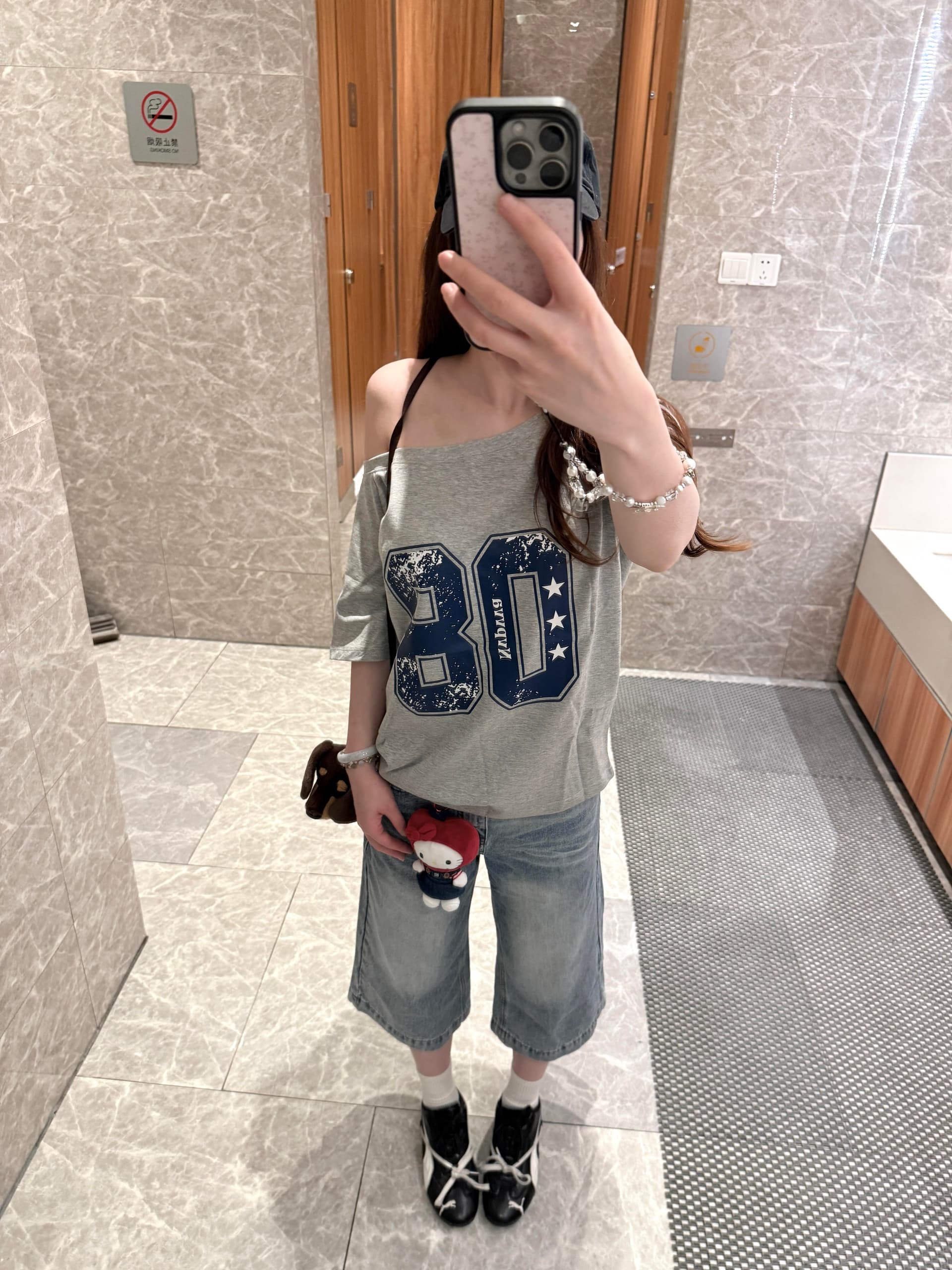 한 부서 비스듬한 어깨 알파벳 마 오래된 반팔 티셔츠 여성 루즈핏 슬림해 보이는 오프숄더 핫걸 바람 맨위 이미지 3