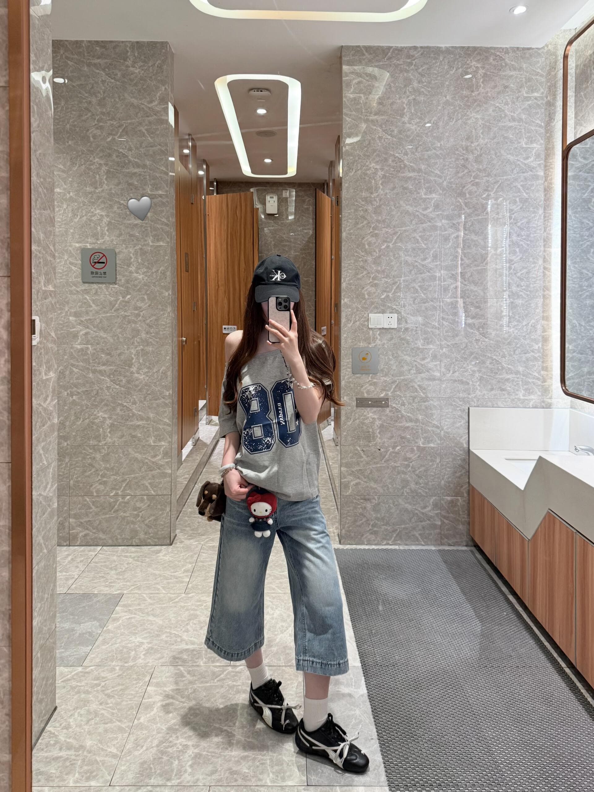 한 부서 비스듬한 어깨 알파벳 마 오래된 반팔 티셔츠 여성 루즈핏 슬림해 보이는 오프숄더 핫걸 바람 맨위 상세 이미지 3
