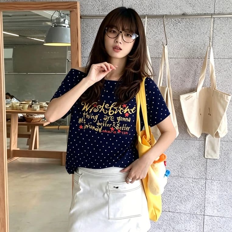 오프숄더 비스듬한 어깨 반팔 2026 여름 새로운 아메리칸 레트로 핫걸 도트 무늬 슬림해 보이는 티셔츠 여성 짧은 맨위 상세 이미지 2