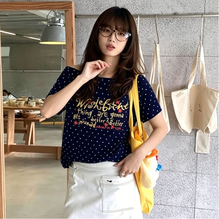오프숄더 비스듬한 어깨 반팔 2026 여름 새로운 아메리칸 레트로 핫걸 도트 무늬 슬림해 보이는 티셔츠 여성 짧은 맨위 상세 이미지 4