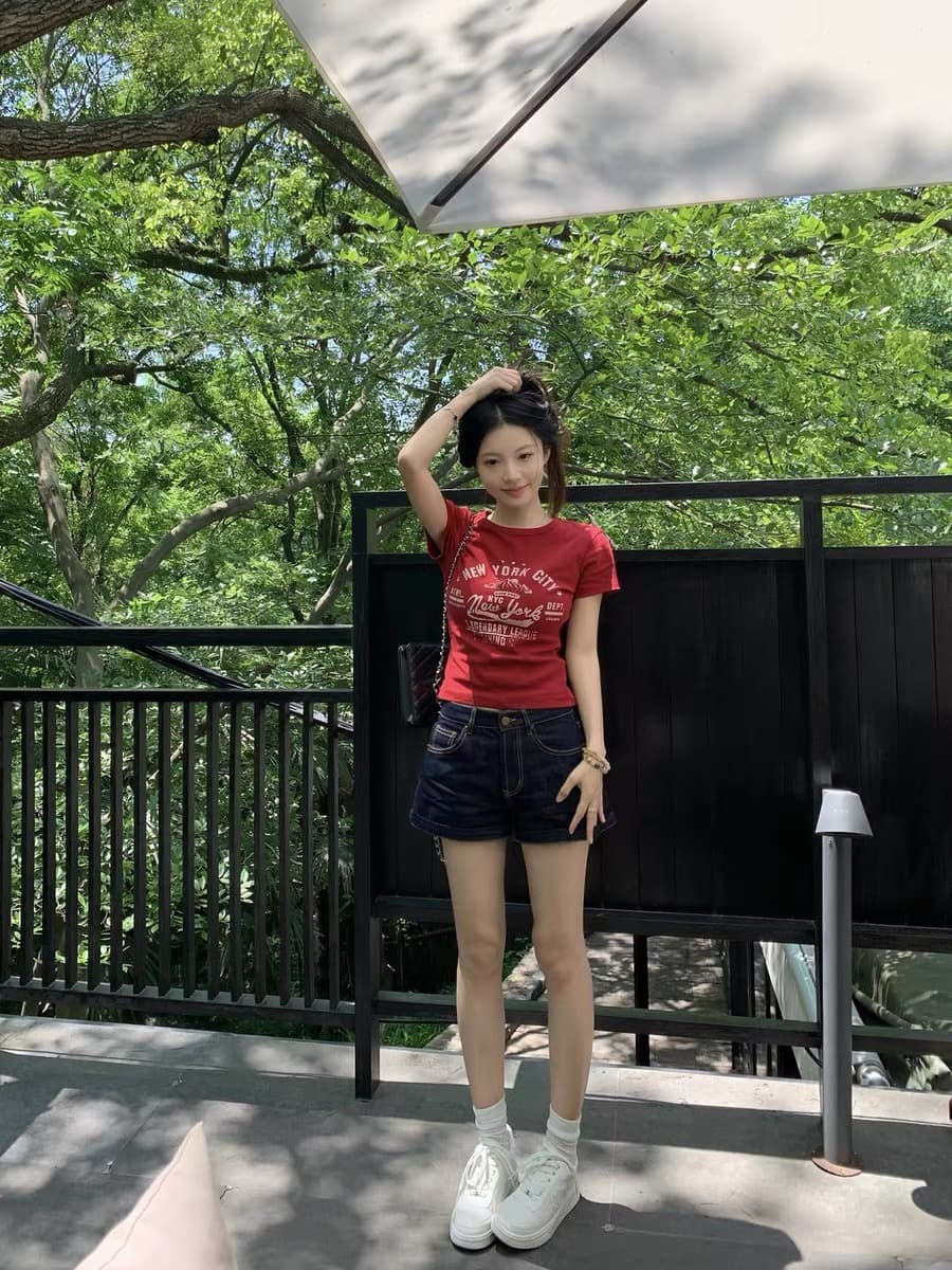 아메리칸 핫걸 바람 빨간색 라운드 넥 반팔 티셔츠 여성 여름 알파벳 프린트 몸매 가꾸기 슬림해 보이는 한 부서 chic 작은 맨위 상세 이미지 2