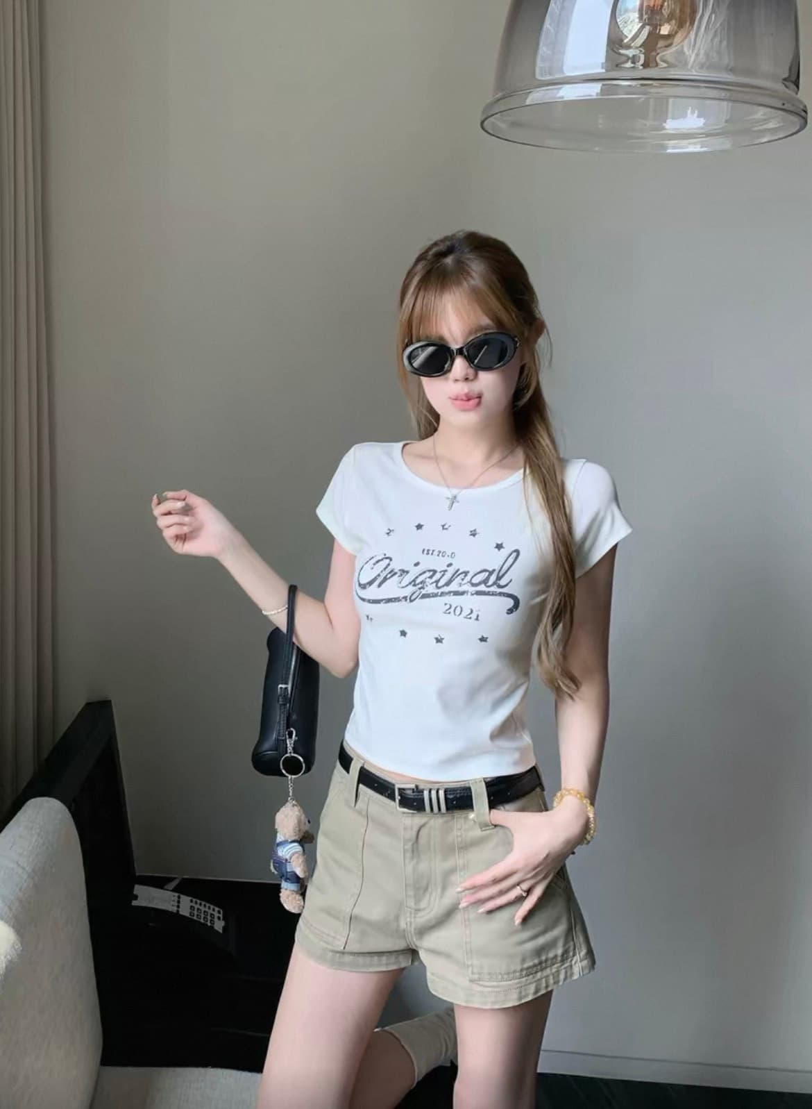 레트로 인쇄물 화이트 긍정적 인 어깨 반팔 티셔츠 여성 여름 새로운 몸매 가꾸기 라운드 넥 프린트 쇼트 스타일 맨위 상세 이미지 2