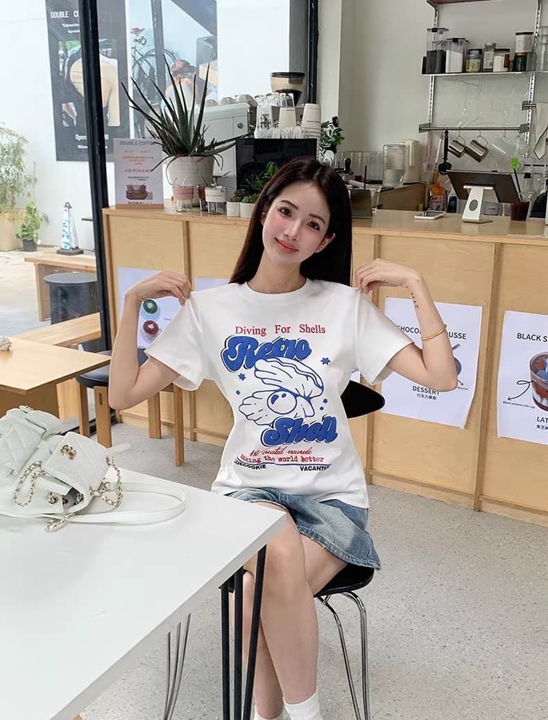 화이트 프린트 반팔 티셔츠 여성 여름 얇은 스타일 다용도 슬림해 보이는 동정 Chic 긍정적 인 어깨 의류 상세 이미지 4