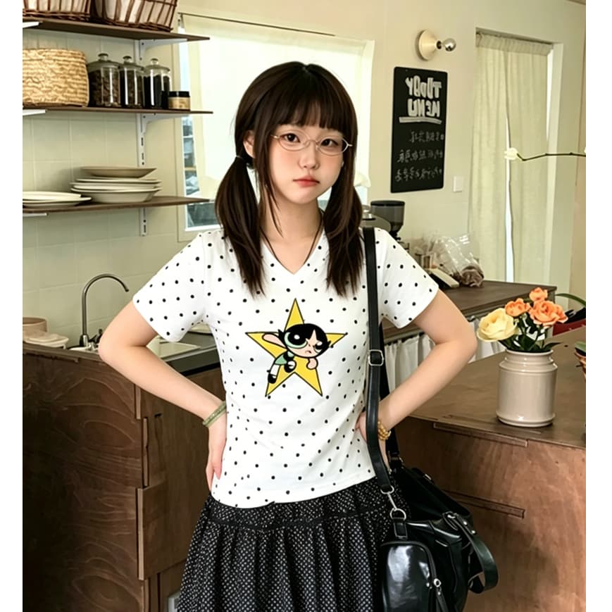 아메리칸 도트 무늬 알파벳 V넥 긍정적 인 어깨 반팔 티셔츠 여성 여름 2026 새로운 몸매 가꾸기 슬림해 보이는 핫걸 쇼트 스타일 맨위 이미지 4