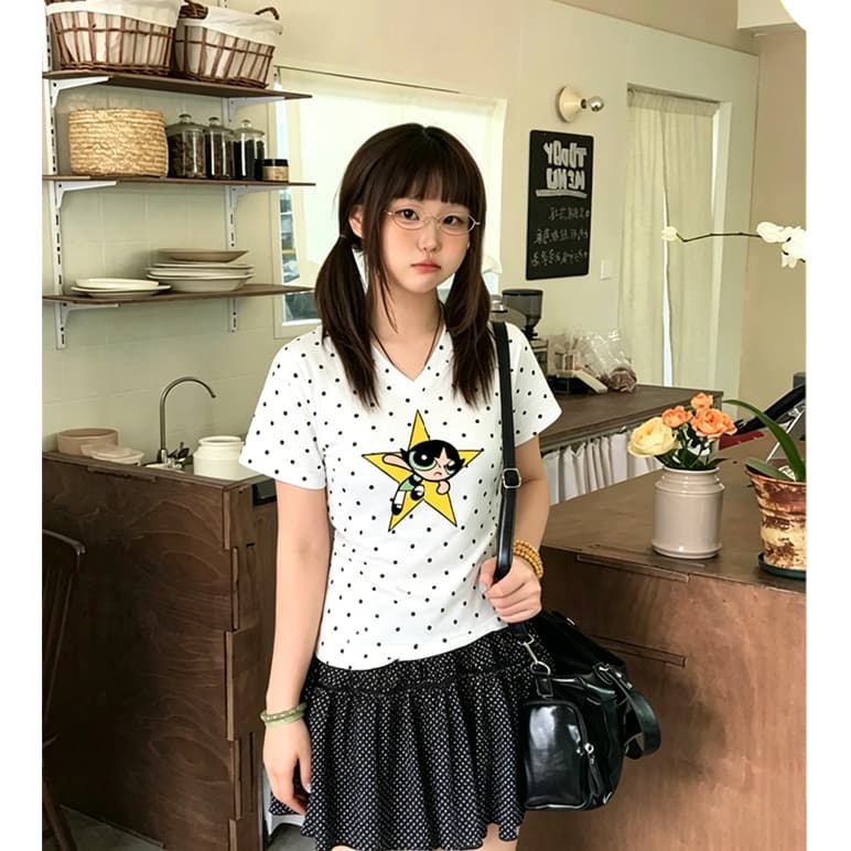 아메리칸 도트 무늬 알파벳 V넥 긍정적 인 어깨 반팔 티셔츠 여성 여름 2026 새로운 몸매 가꾸기 슬림해 보이는 핫걸 쇼트 스타일 맨위 이미지 3