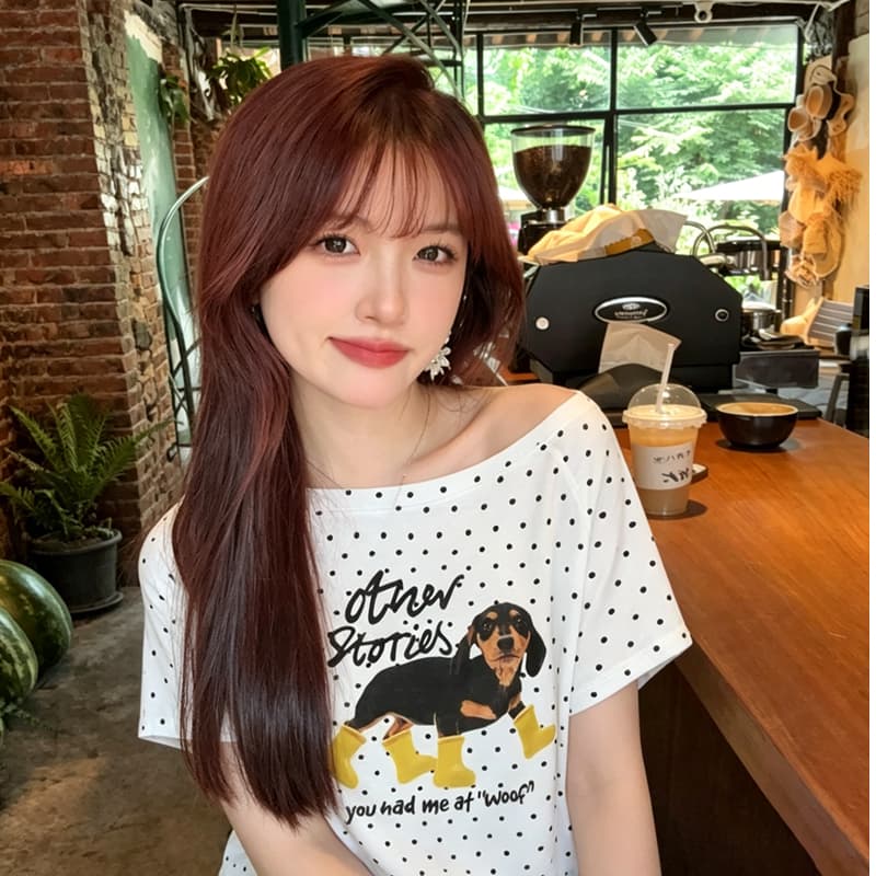 2026 새로운 출퇴근 바람 비스듬한 어깨 루즈핏 반팔 티셔츠 여성 작은 대중 고급 센스 트렌드 오프숄더 다용도 맨위 ins 이미지 4