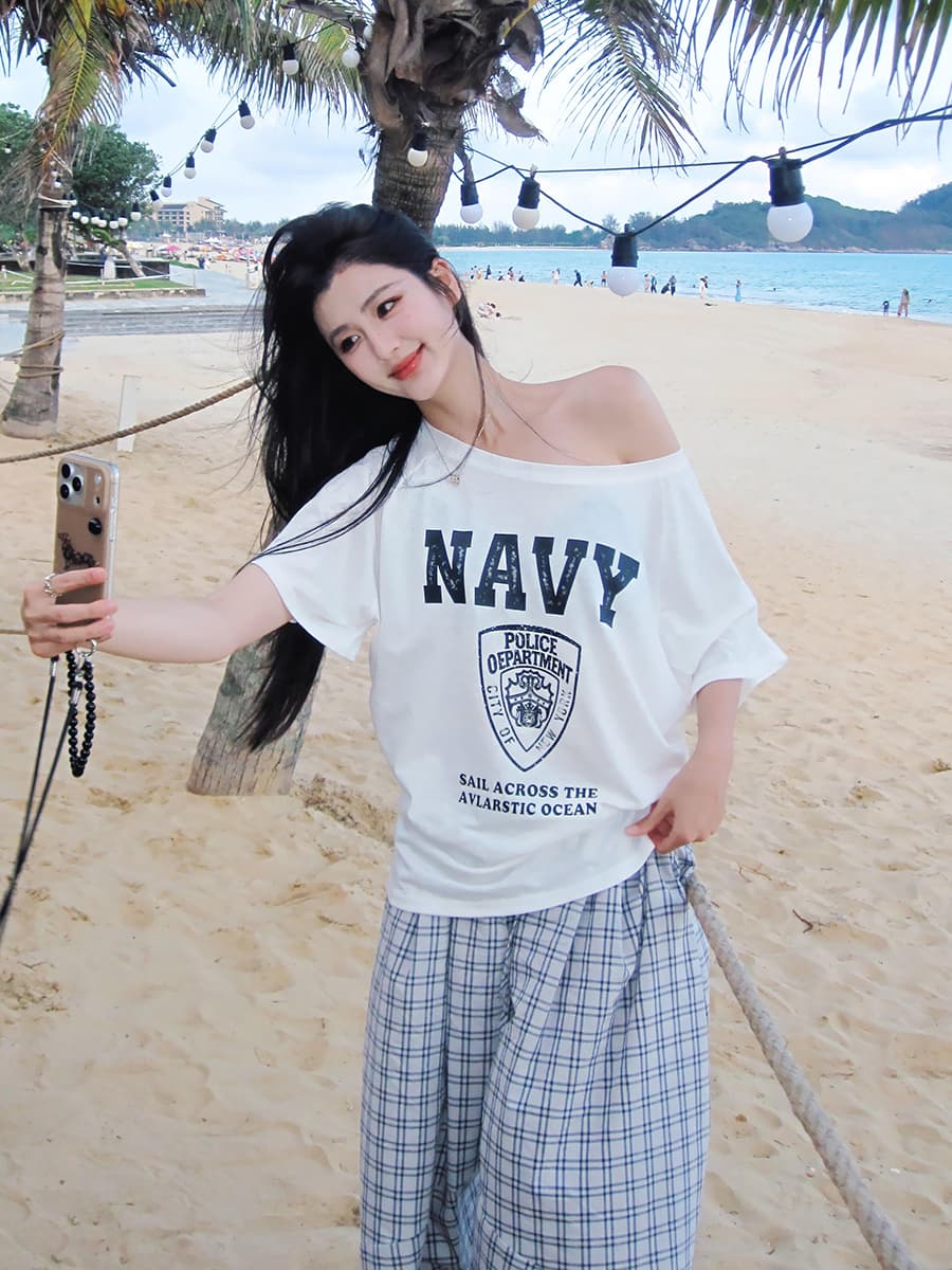 작은 대중 레트로 휘장 운동 프린트 몸매 가꾸기 슬림해 보이는 순면 편안함 비스듬한 어깨 반팔 티셔츠 맨위 여성