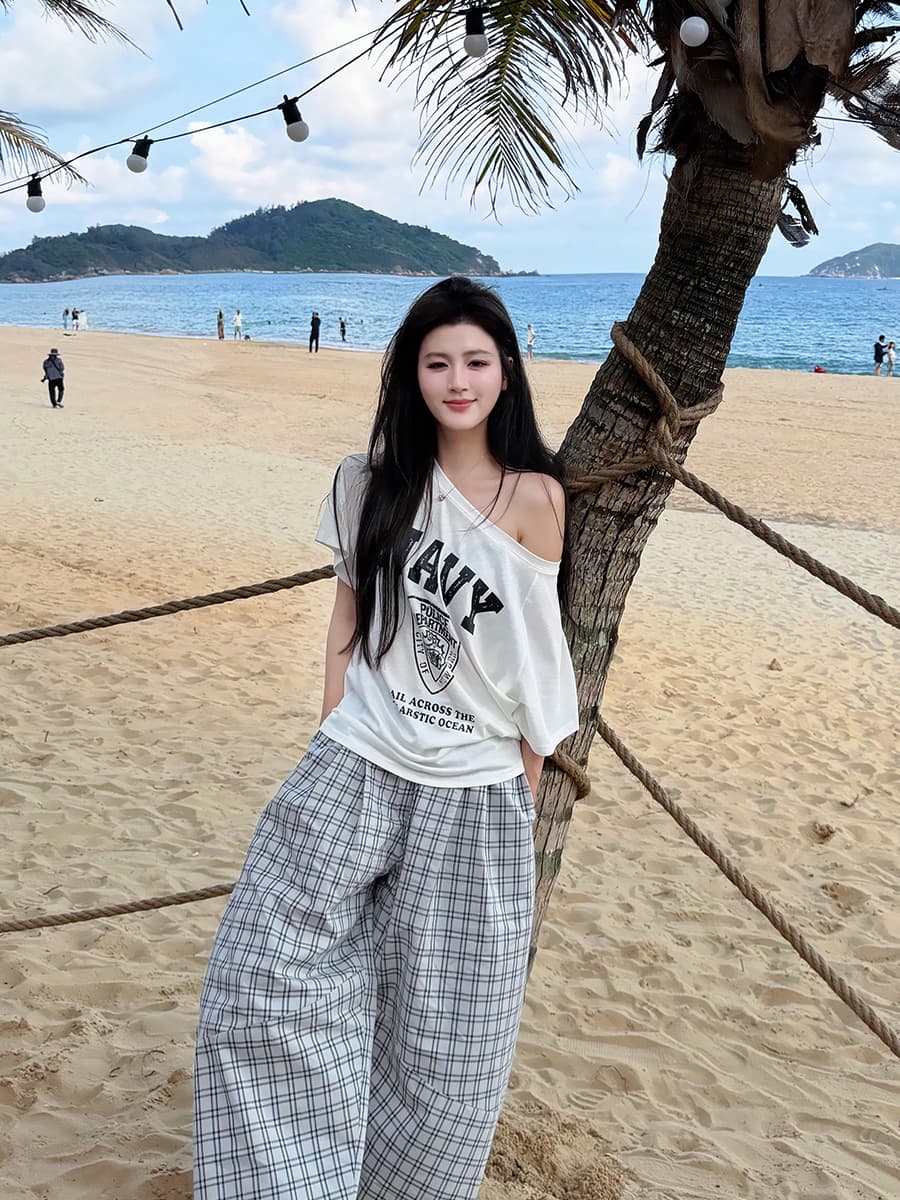 작은 대중 레트로 휘장 운동 프린트 몸매 가꾸기 슬림해 보이는 순면 편안함 비스듬한 어깨 반팔 티셔츠 맨위 여성 상세 이미지 5
