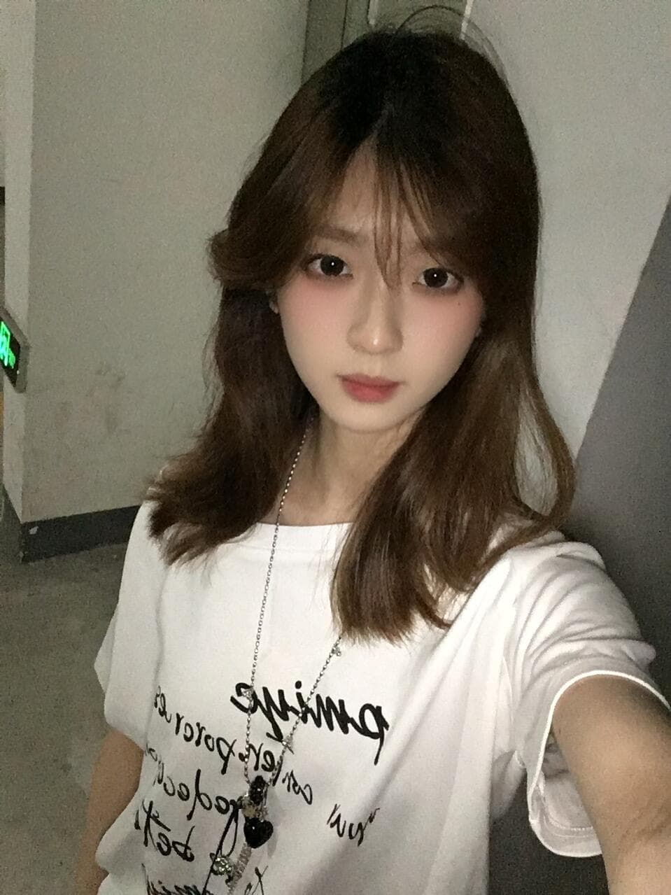 레트로 비스듬한 어깨 스케치 알파벳 반팔 티셔츠 여성 여름 새로운 캐주얼 다용도 루즈핏 슬림해 보이는 맨위 트렌디 상세 이미지 5
