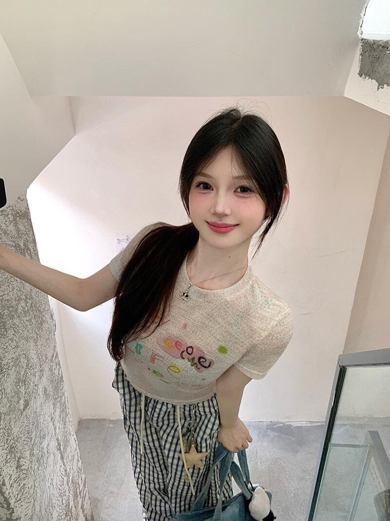 여름 새로운 방적 꽃 실 편안함 통기성 레트로 무지개 프린트 몸매 가꾸기 긍정적 인 어깨 반팔 티셔츠 다용도 여성 셔츠 상세 이미지 4