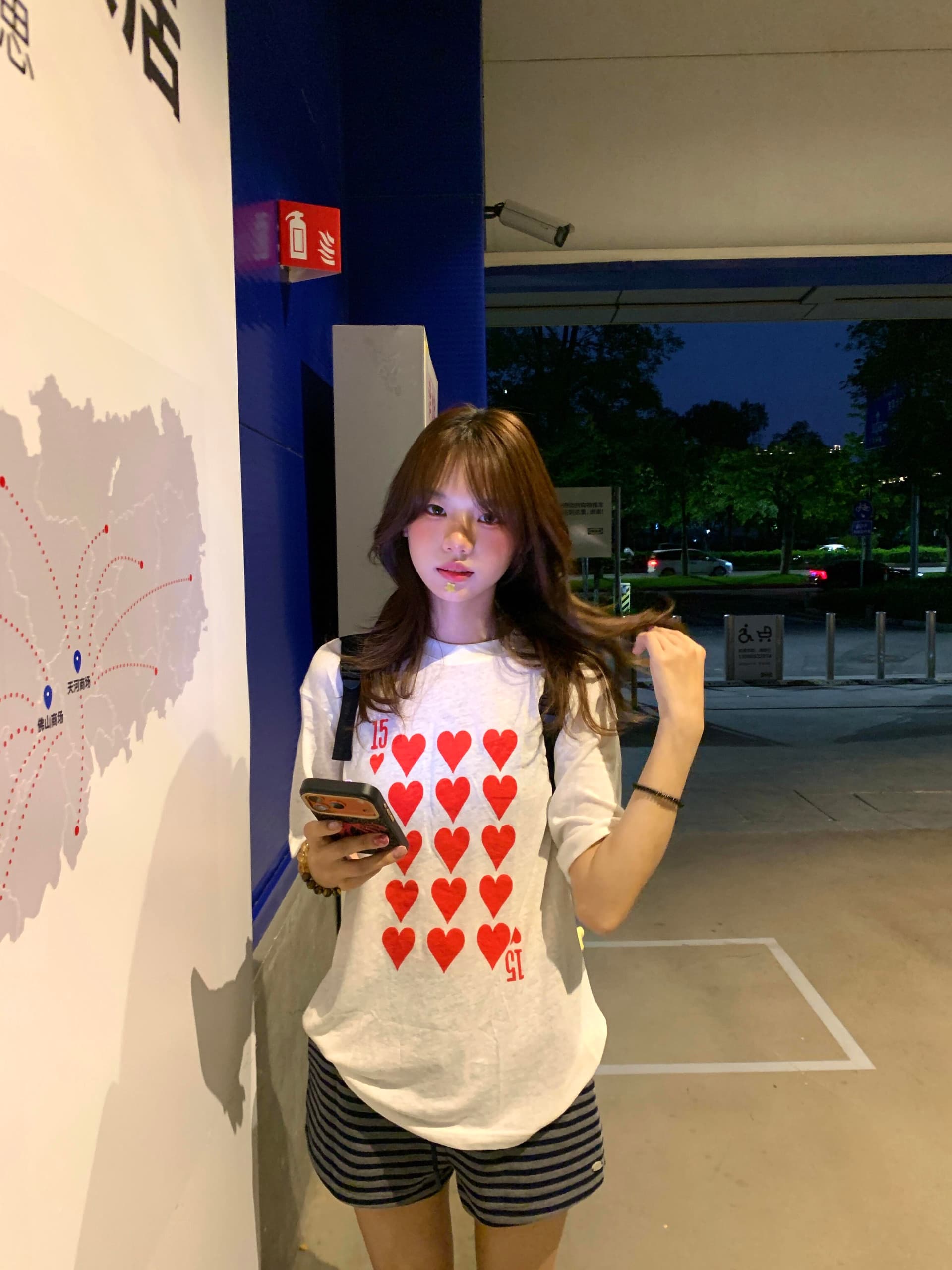 아메리칸 작은 대중 붉은 복숭아 포커 프린트 얇은 스타일 마이크로 ~을 통해 반팔 티셔츠 여성 여름 루즈핏 눈꽃 면 자외선 차단 맨위