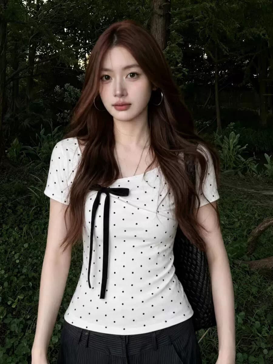 도트 무늬 긍정적 인 어깨 반팔 티셔츠 여성 여름 나비 매듭 디자인 센스 고유 한 몸매 가꾸기 쇼트 스타일 한 첨부 된 의류 슈퍼 잘 생긴 이미지 3