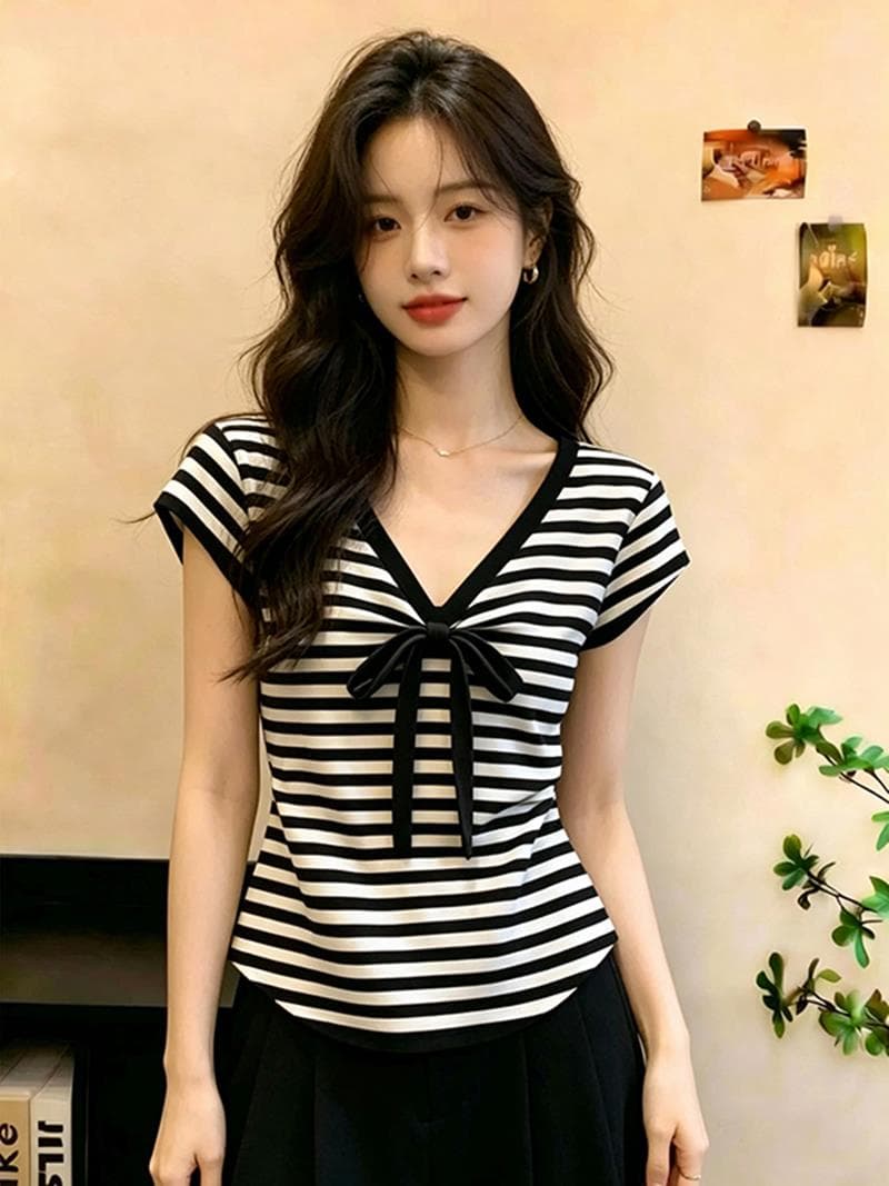 프랑스식 순수한 욕망 바람 배색 스트라이프 나비 넥타이 반팔 티셔츠 여성 여름 새로운 품격 연령 감소 맨위 트렌디