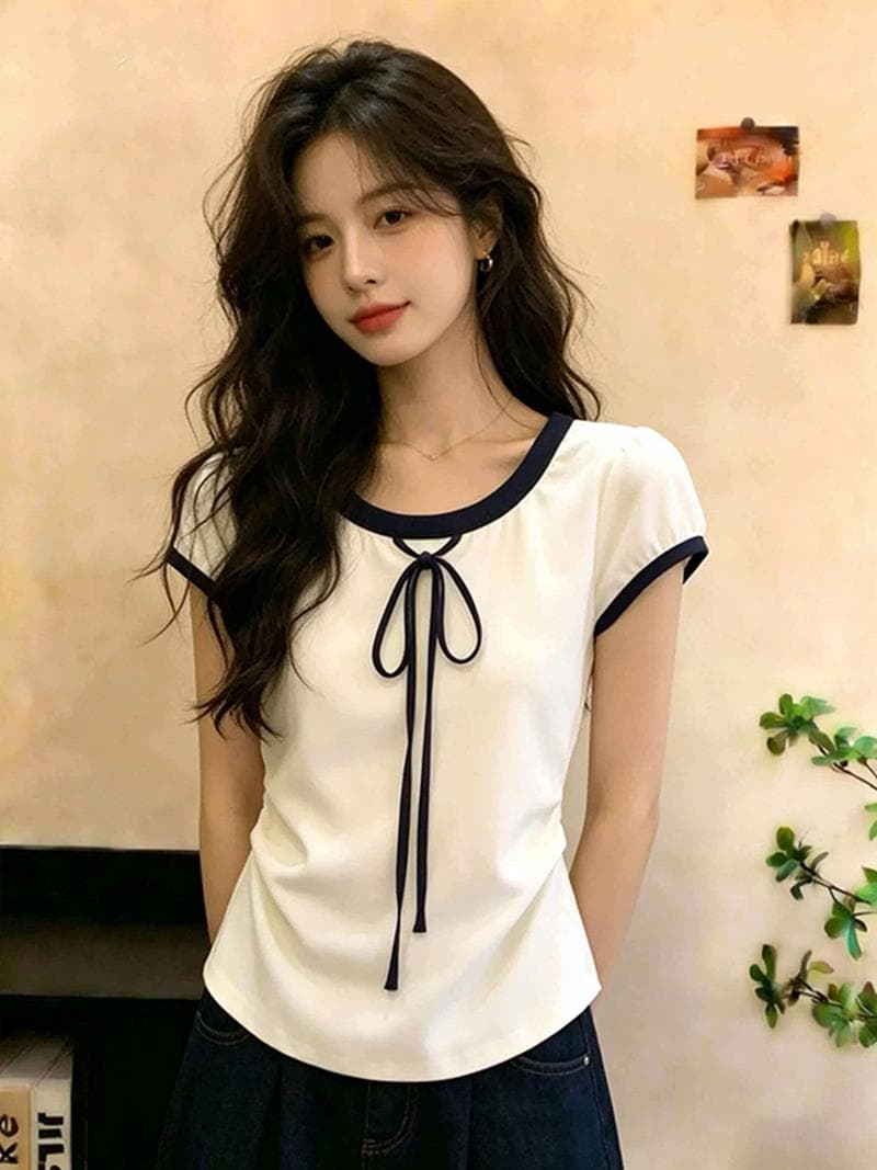 나비 넥타이 한 부서 반팔 티셔츠 여성 2026 여름 새로운 배색 몸매 가꾸기 슬림해 보이는 연령 감소 다용도 맨위 상세 이미지 2