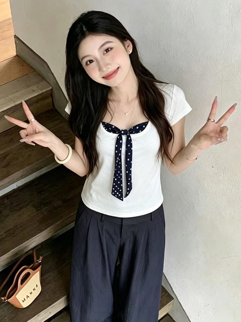 여름 자이언트 잘 생긴 나비 매듭 같이 갔다. 벨트 측면 칼라 긍정적 인 어깨 반팔 티셔츠 여성 디자인 센스 몸매 가꾸기 쇼트 스타일 다용도 맨위