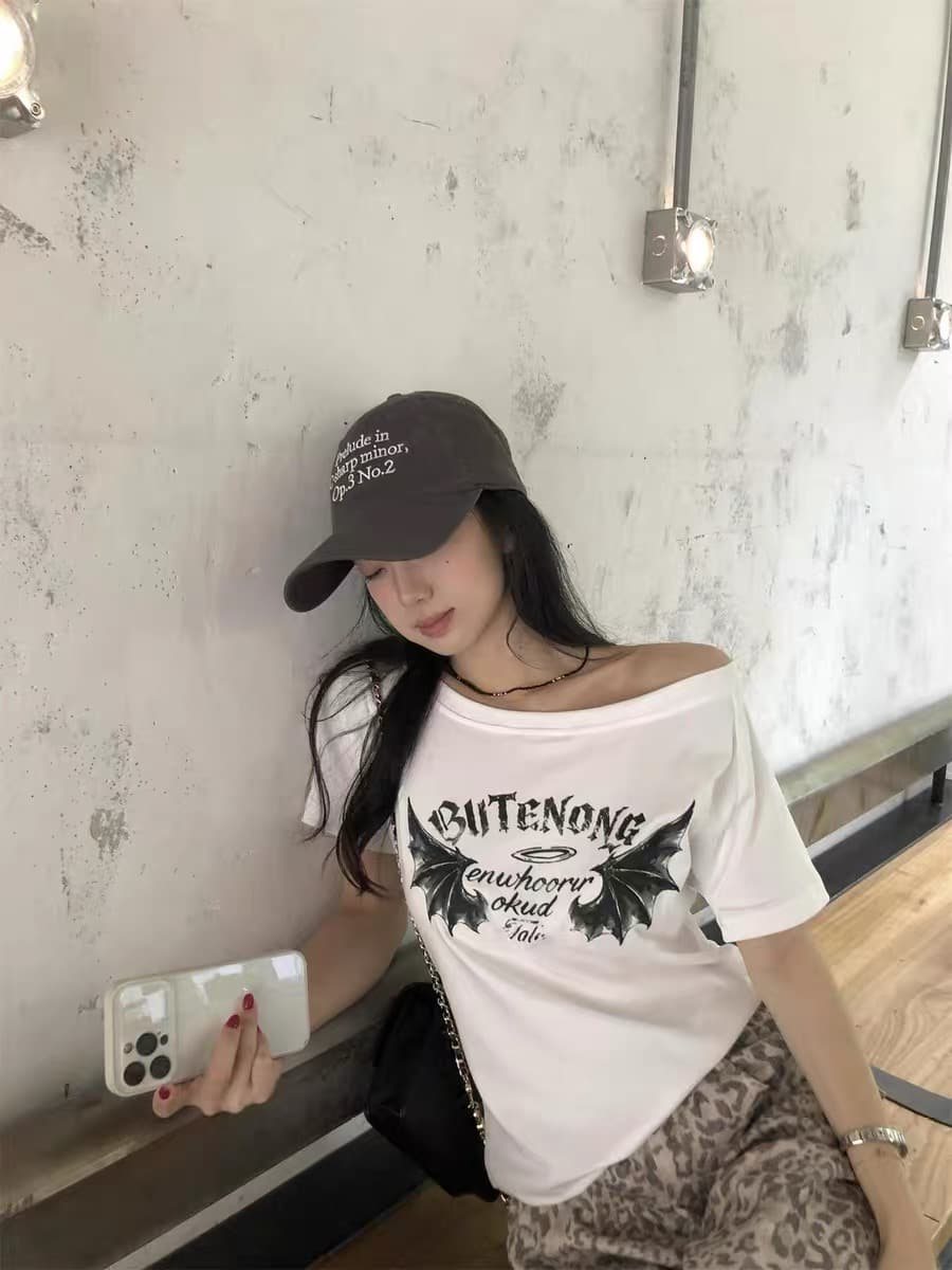 아메리칸 레트로 화이트 알파벳 프린트 비스듬한 어깨 반팔 티셔츠 여성 여름 디자인 센스 몸매 가꾸기 슬림해 보이는 핫걸 맨위 상세 이미지 5
