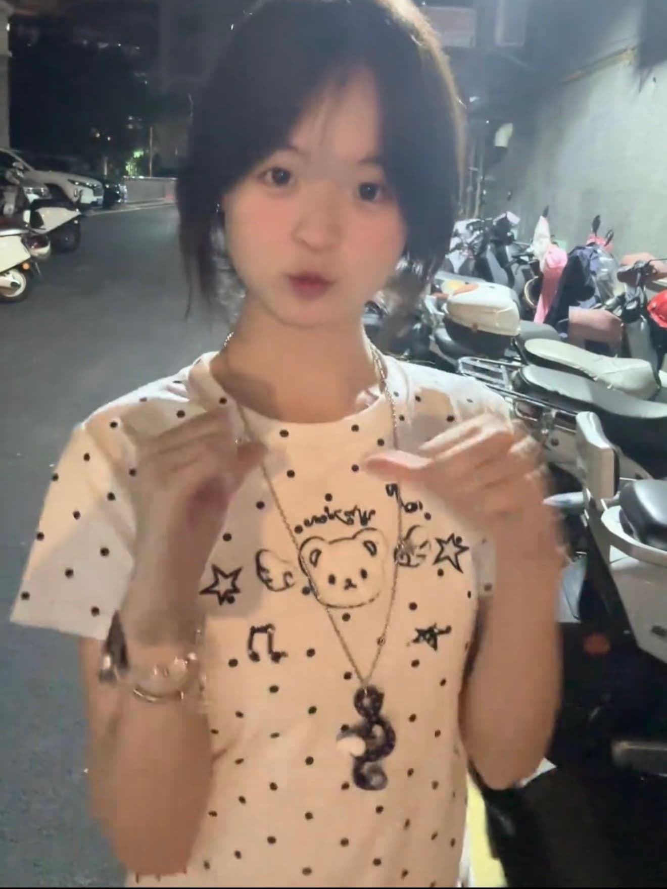 2026 여름 새로운 한 부서 아메리칸 도트 무늬 작은 곰 프린트 반팔 티셔츠 여성 귀여운 몸매 가꾸기 슬림해 보이는 소녀 맨위 이미지 2