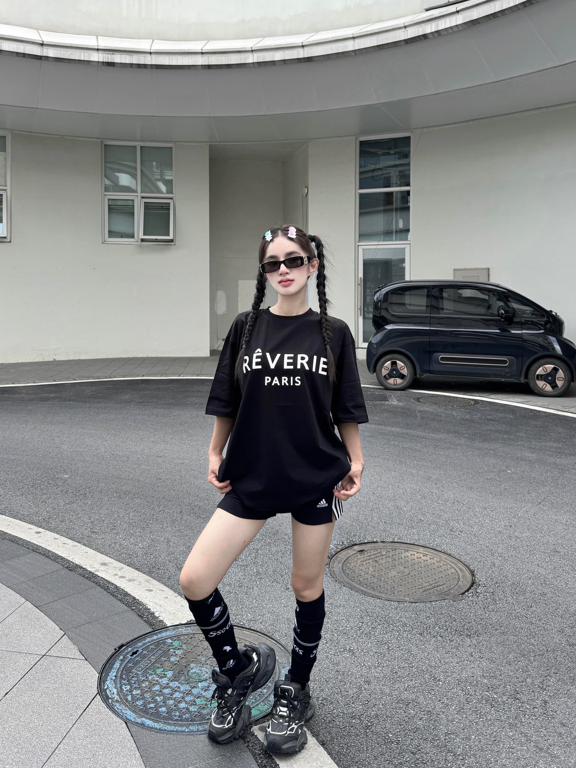 검정색 알파벳 프린트 반팔 티셔츠 여성 부드럽다 프로 피부 루즈핏 캐주얼 다용도 슬림해 보이는 니트 맨위 이미지 3