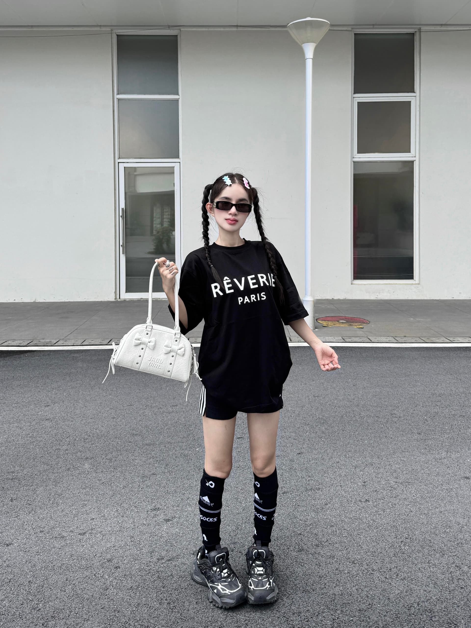 검정색 알파벳 프린트 반팔 티셔츠 여성 부드럽다 프로 피부 루즈핏 캐주얼 다용도 슬림해 보이는 니트 맨위 상세 이미지 5