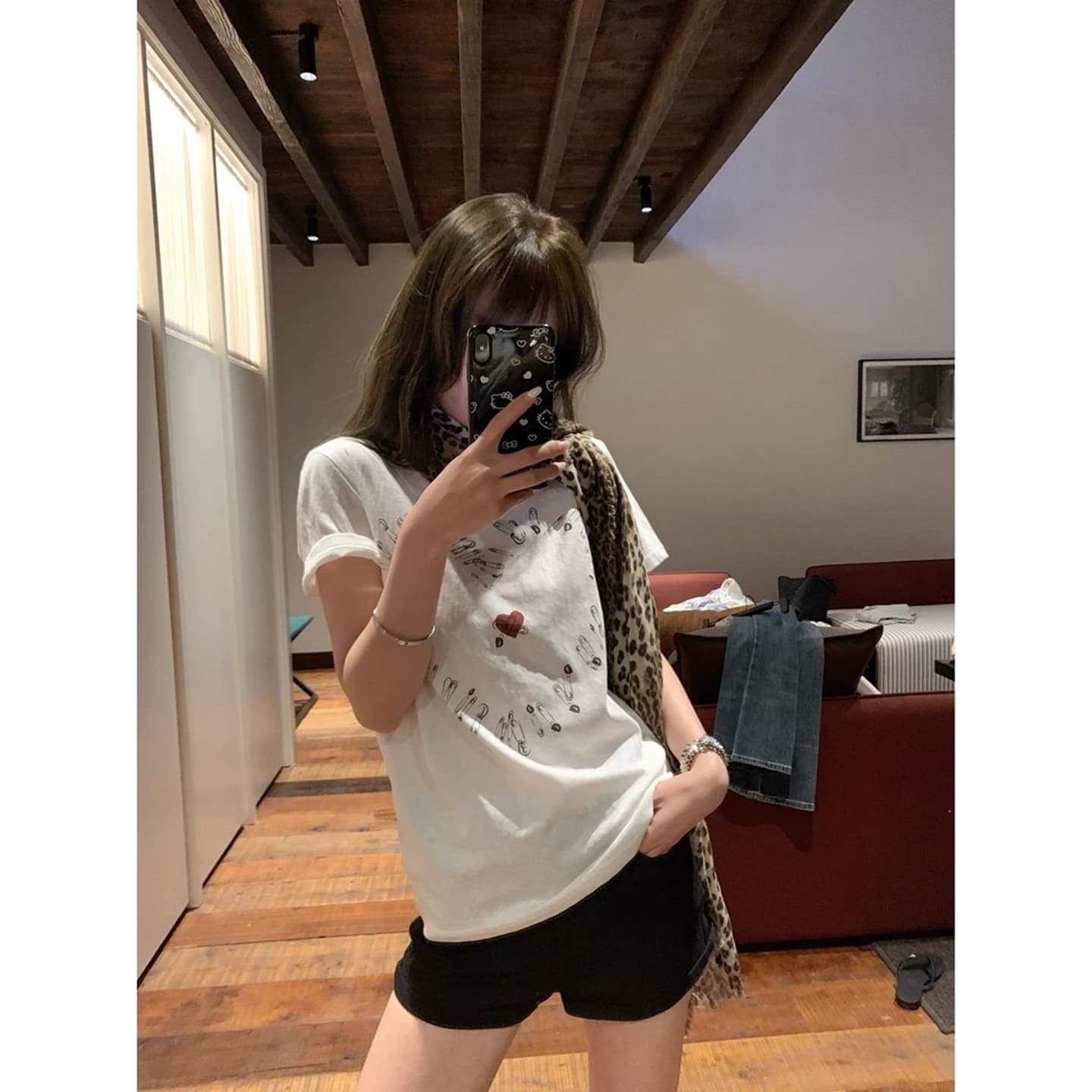 한 부서 핀 하트 프린트 화이트 반팔 티셔츠 여성 여름 얇은 스타일 눈꽃 면 맨위 루즈핏 긍정적 인 어깨 반소매