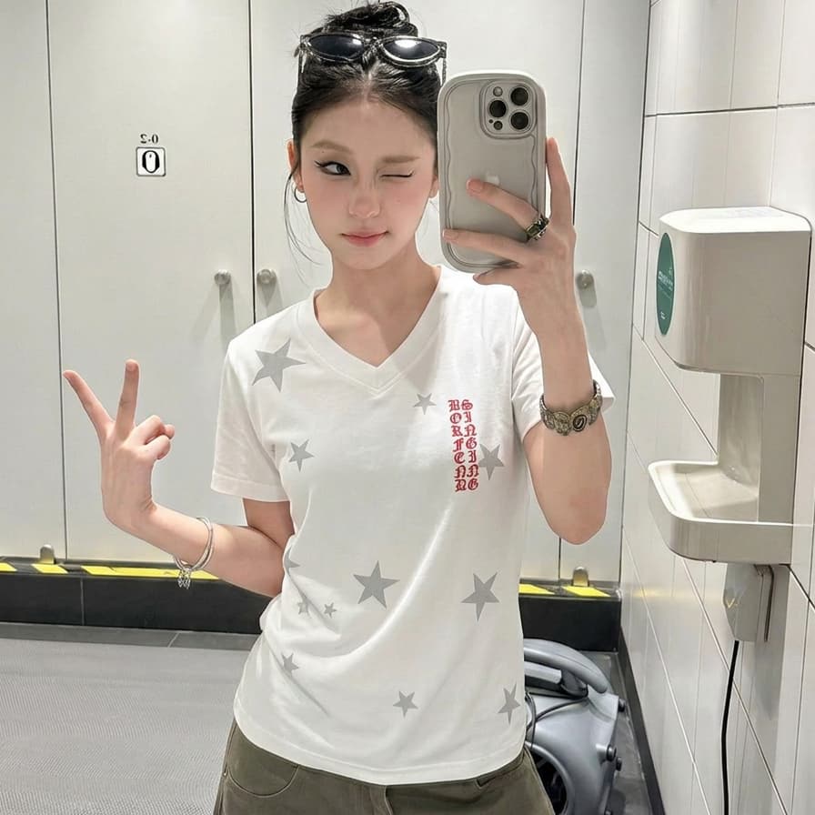 아메리칸 캐주얼 바람 별 프린트 V넥 반팔 티셔츠 여성 여름 몸매 가꾸기 슬림해 보이는 다용도 맨위 2026 새로운