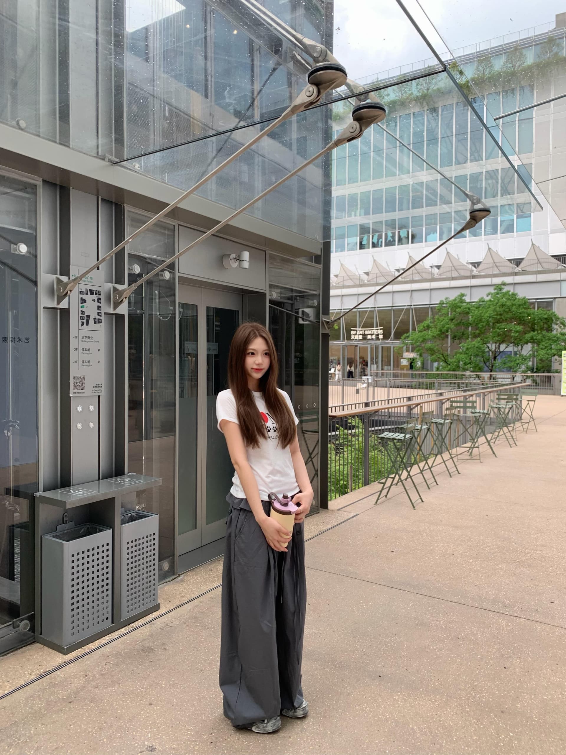 아메리칸 미니멀리즘 바람 알파벳 하트 발자국 인쇄 반팔 티셔츠 여성 여름 새로운 몸매 가꾸기 긍정적 인 어깨 다용도 작은 대중 맨위 이미지 3