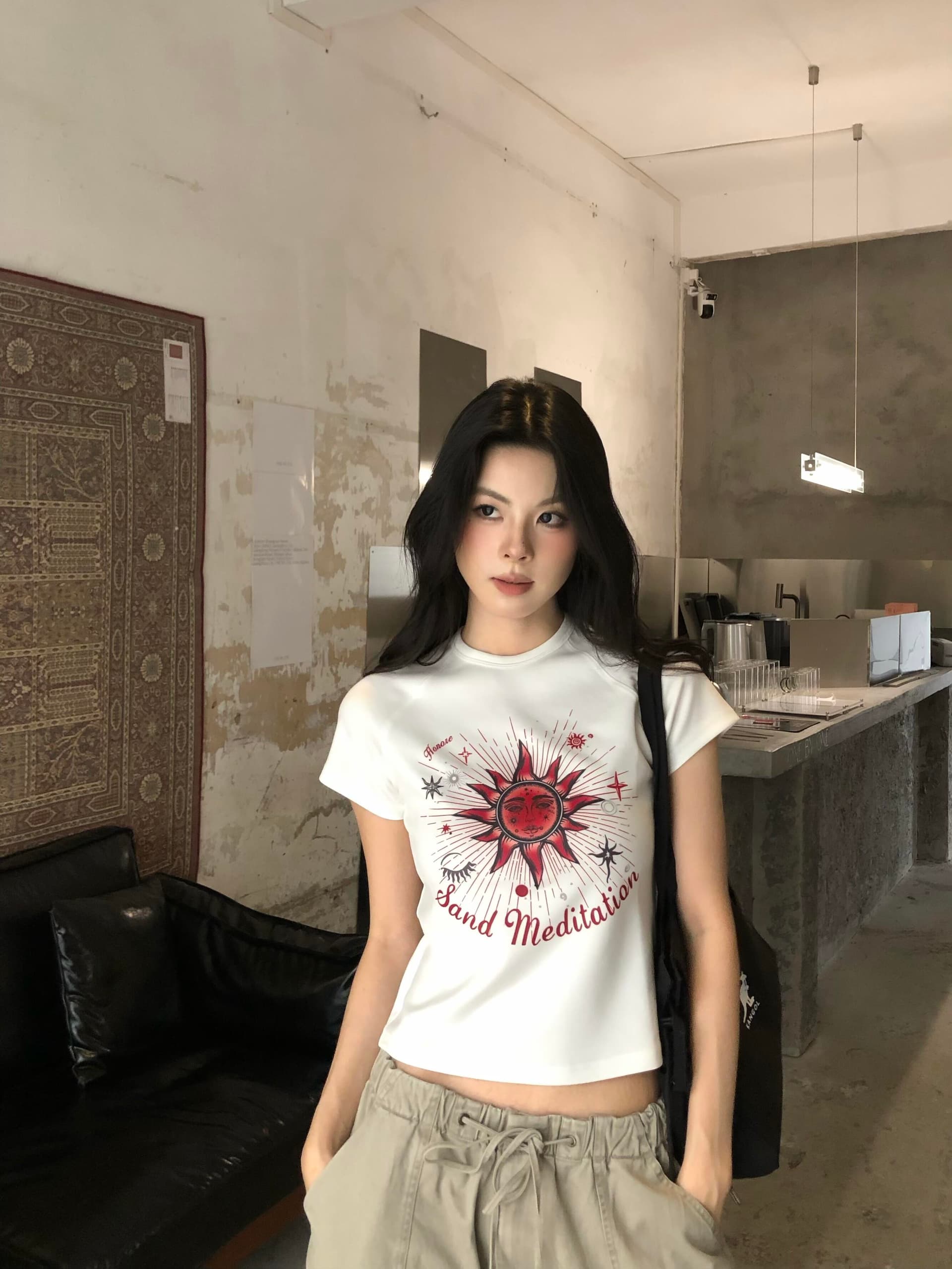 아메리칸 달콤한 차가운 바람 태양신 프린트 반팔 긍정적 인 어깨 티셔츠 여성 여름 몸매 가꾸기 슬림해 보이는 핫걸 화이트 맨위