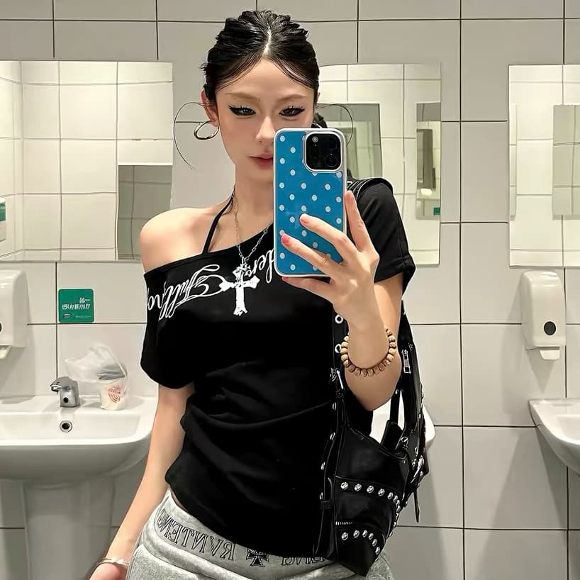 아메리칸 레트로 알파벳 십자가 프린트 비스듬한 어깨 긴팔 티셔츠 여성 여름 오프숄더 몸매 가꾸기 핫걸 맨위