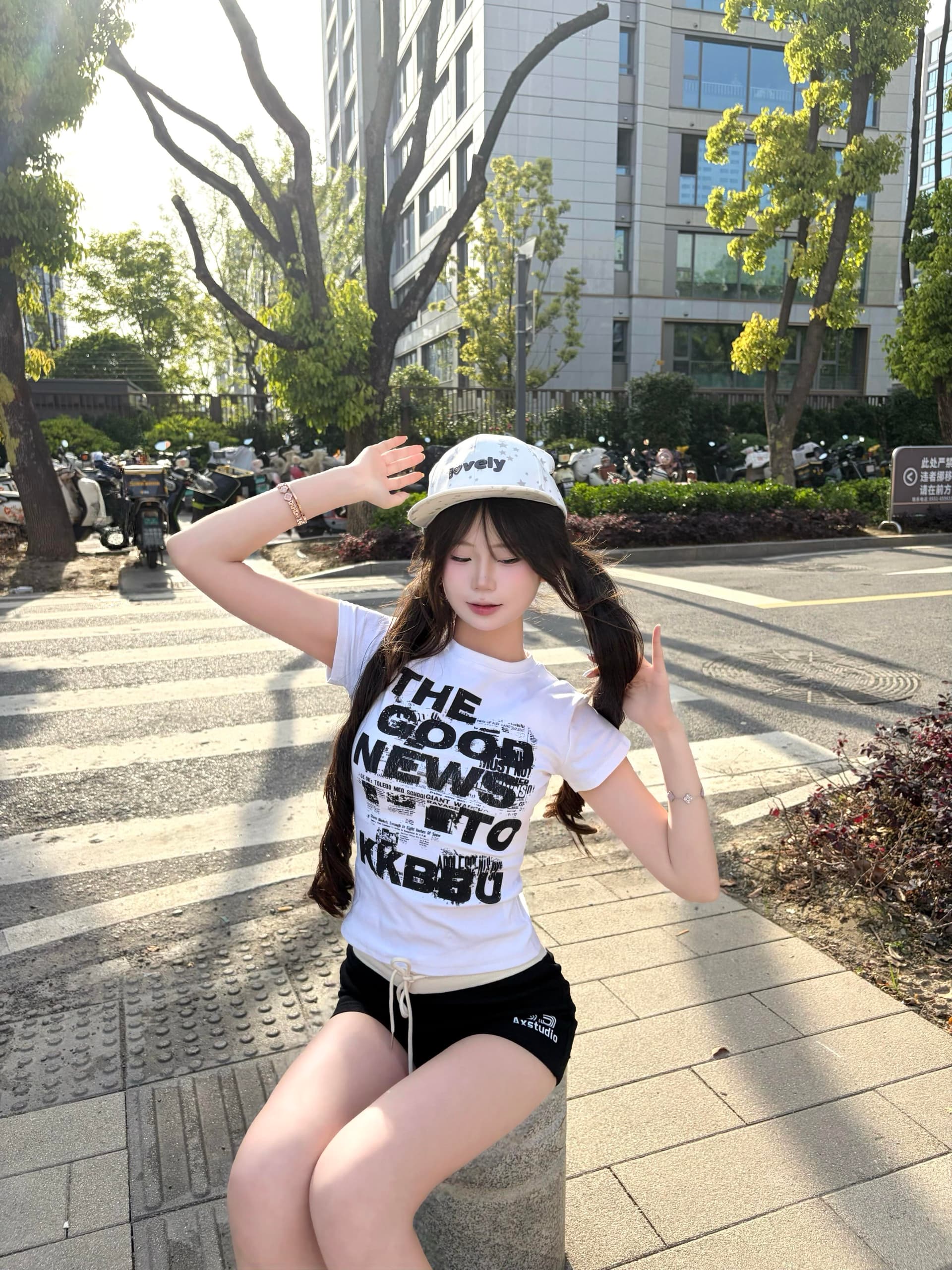 아메리칸 레트로 마 오래된 운동 알파벳 프린트 긍정적 인 어깨 반팔 티셔츠 여성 여름 몸매 가꾸기 슬림해 보이는 쇼트 스타일 핫걸 맨위 이미지 4