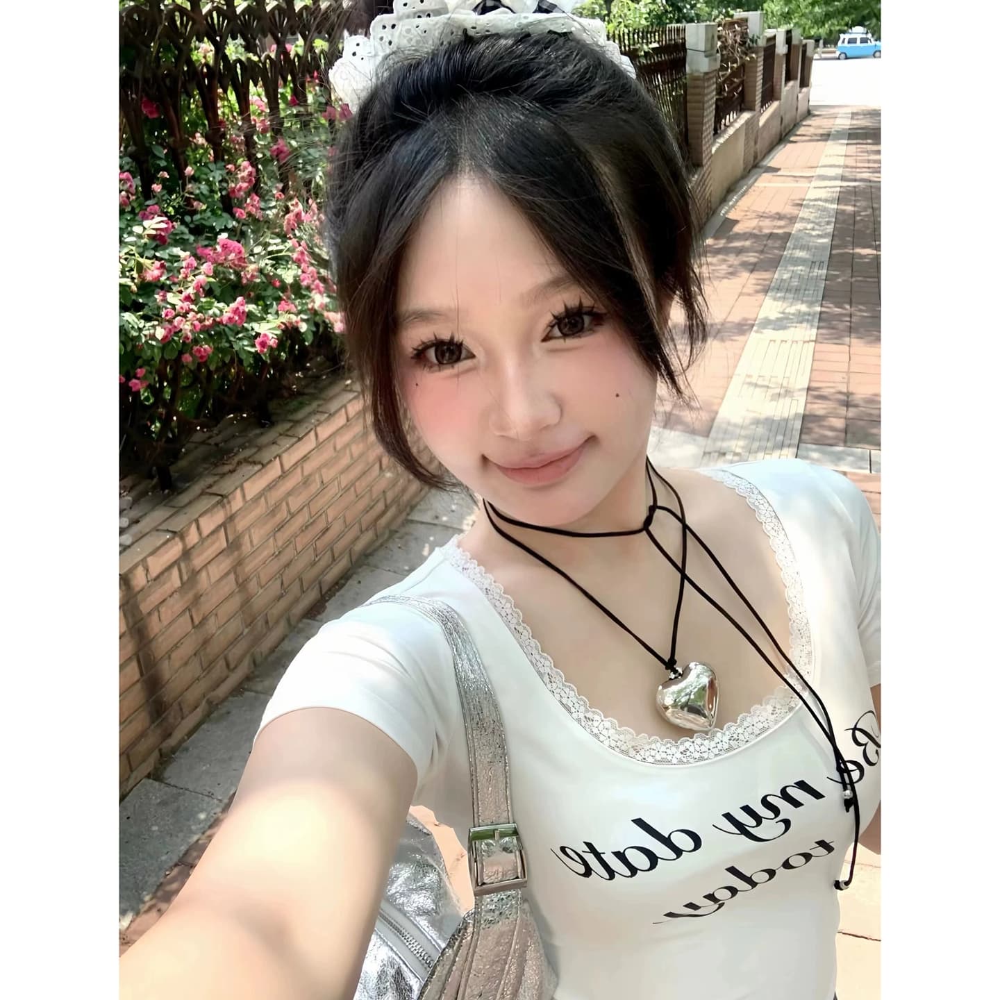 달콤한 매운맛 바람 긍정적 인 어깨 반팔 티셔츠 여성 여름 디자인 센스 작은 대중 Chic 쇼트 스타일 핫걸 몸매 가꾸기 레이스 맨위 이미지 3