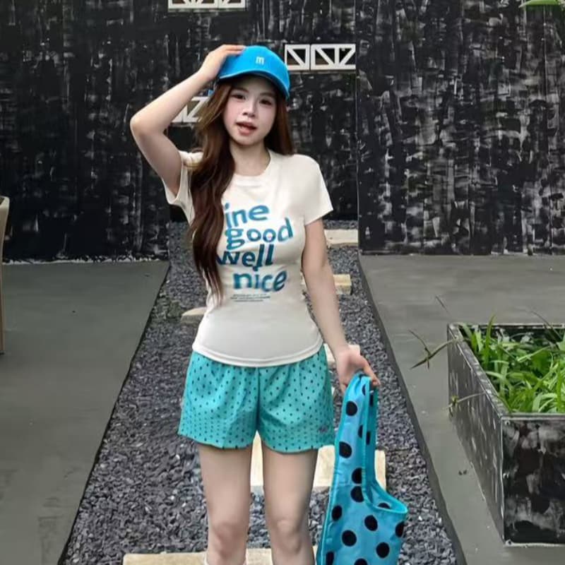 아메리칸 알파벳 달콤한 핫걸 반팔 티셔츠 여성 2026 여름 새로운 몸매 가꾸기 슬림해 보이는 쇼트 스타일 허리 수축 타이트 맨위