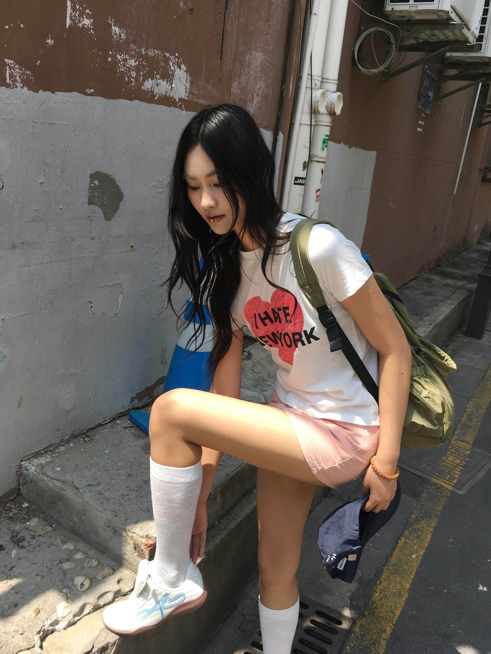 작은 대중 하트 알파벳 프린트 순면 쇼트 스타일 몸매 가꾸기 슬림해 보이는 순면 편안함 반팔 티셔츠 맨위 이미지 3