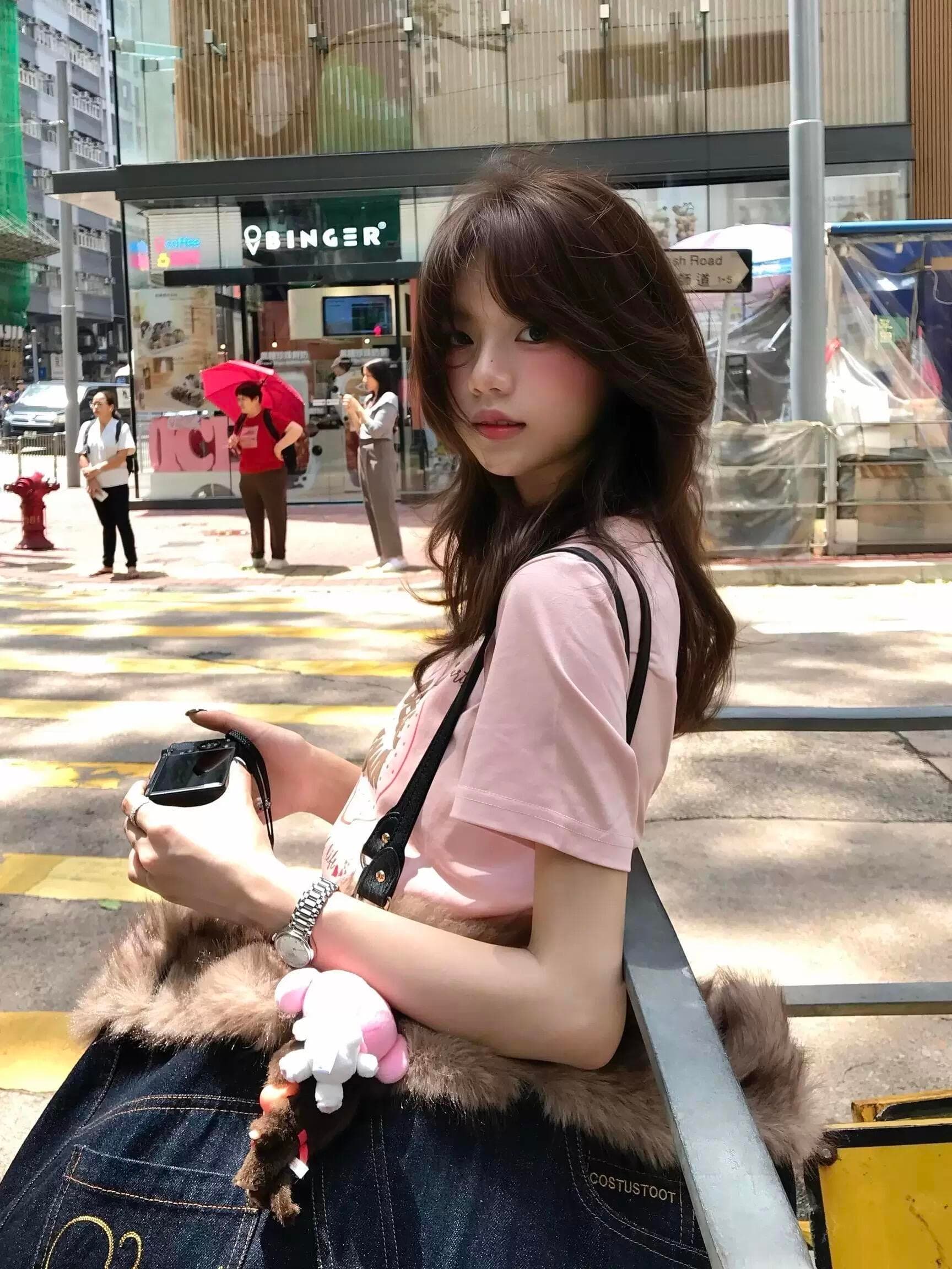 아메리칸 긍정적 인 어깨 반팔 핑크색 티셔츠 여성 한 부서 슈퍼 잘 생긴 디자인 센스 쇼트 스타일 고유 한 아름다운 초여름 작은 맨위 상세 이미지 3
