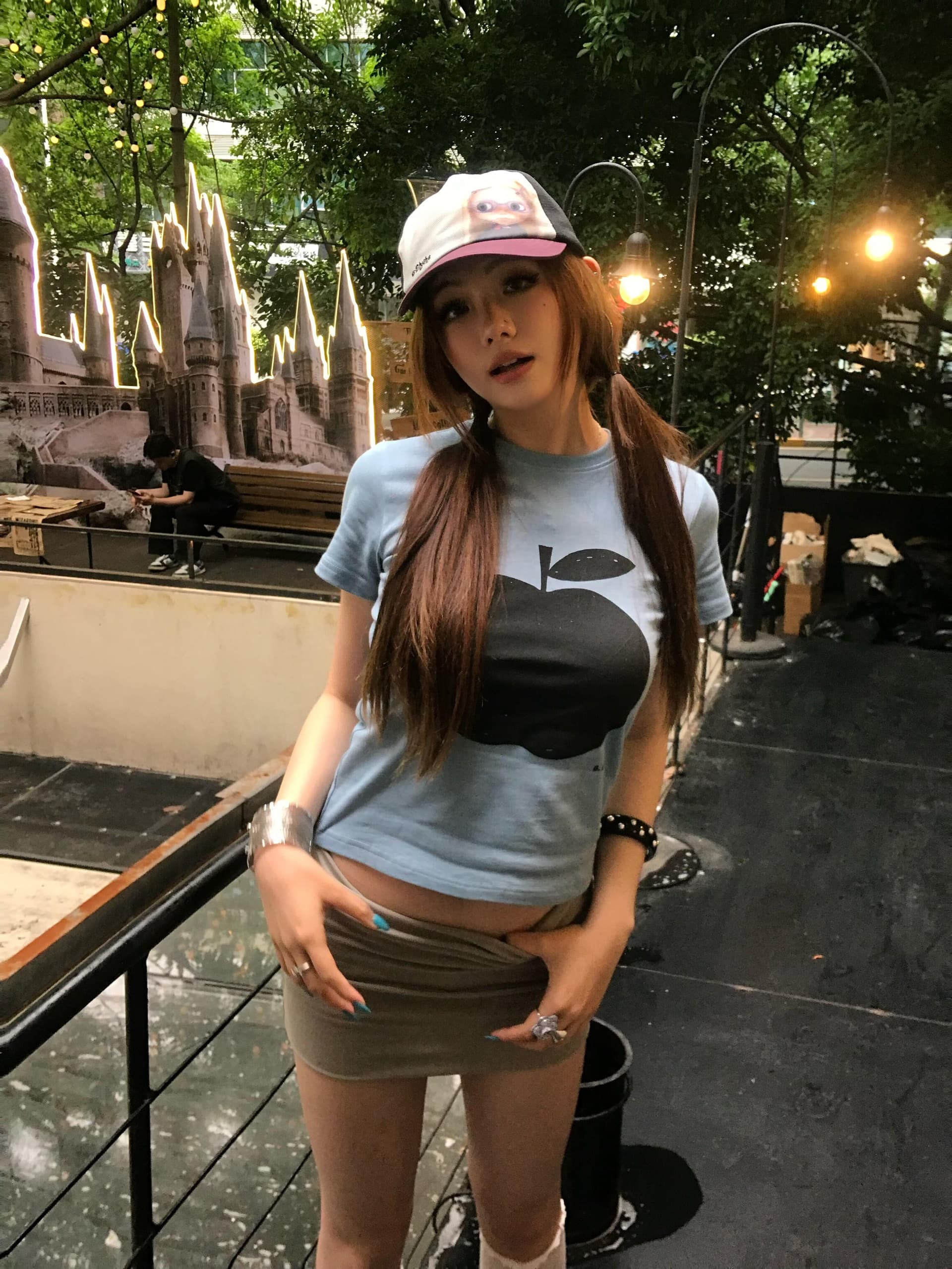 작은 대중 느긋한 바람 파란색 디스플레이 화이트 긍정적 인 어깨 반팔 티셔츠 여성 여름 몸매 가꾸기 슬림해 보이는 Chic 고유 한 쇼트 스타일 작은 셔츠 이미지 2