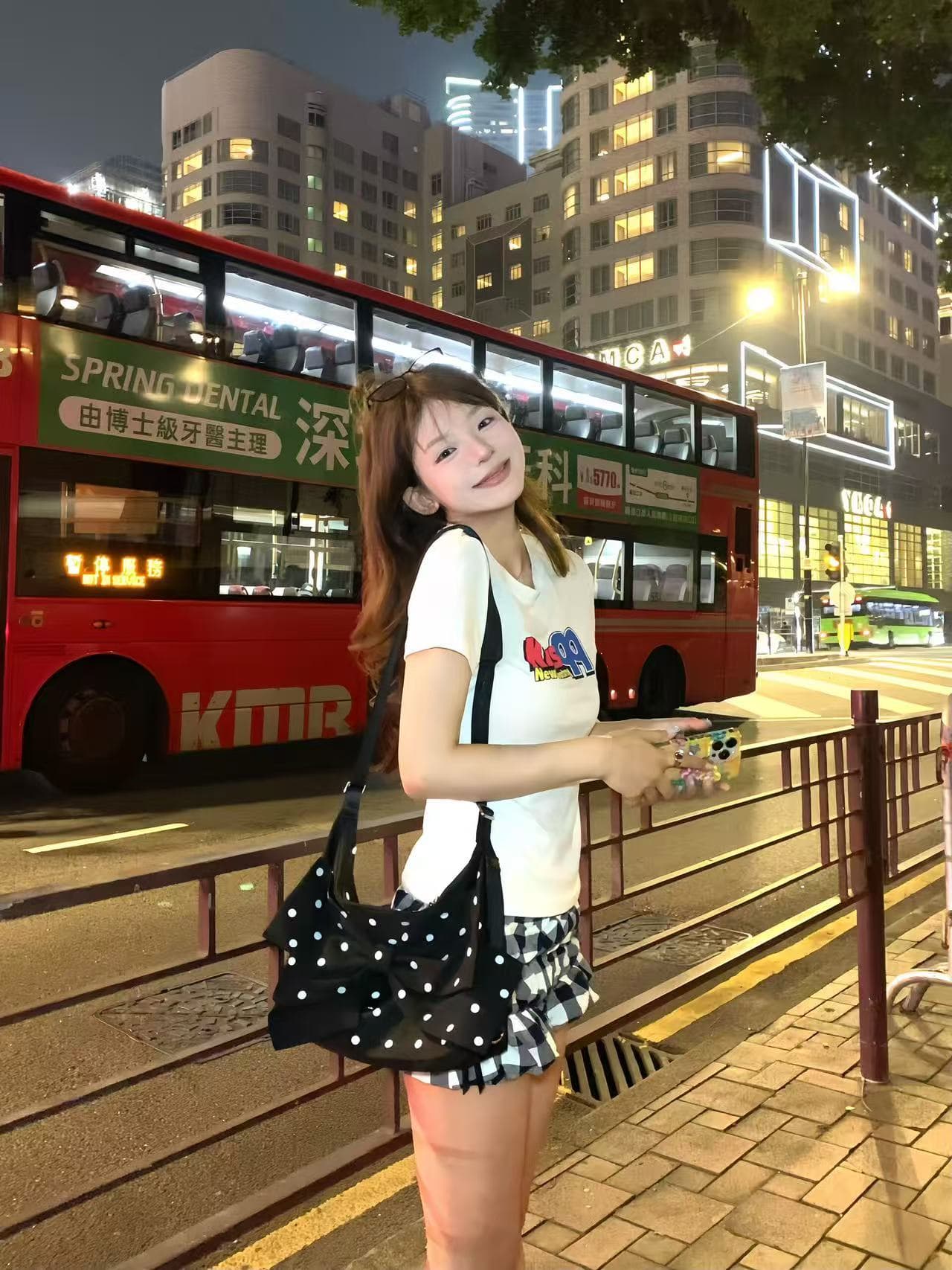 작은 대중 운동 숫자 프린트 몸매 가꾸기 슬림해 보이는 순면 편안함 긍정적 인 어깨 쇼트 스타일 반팔 티셔츠 맨위 여성 이미지 2