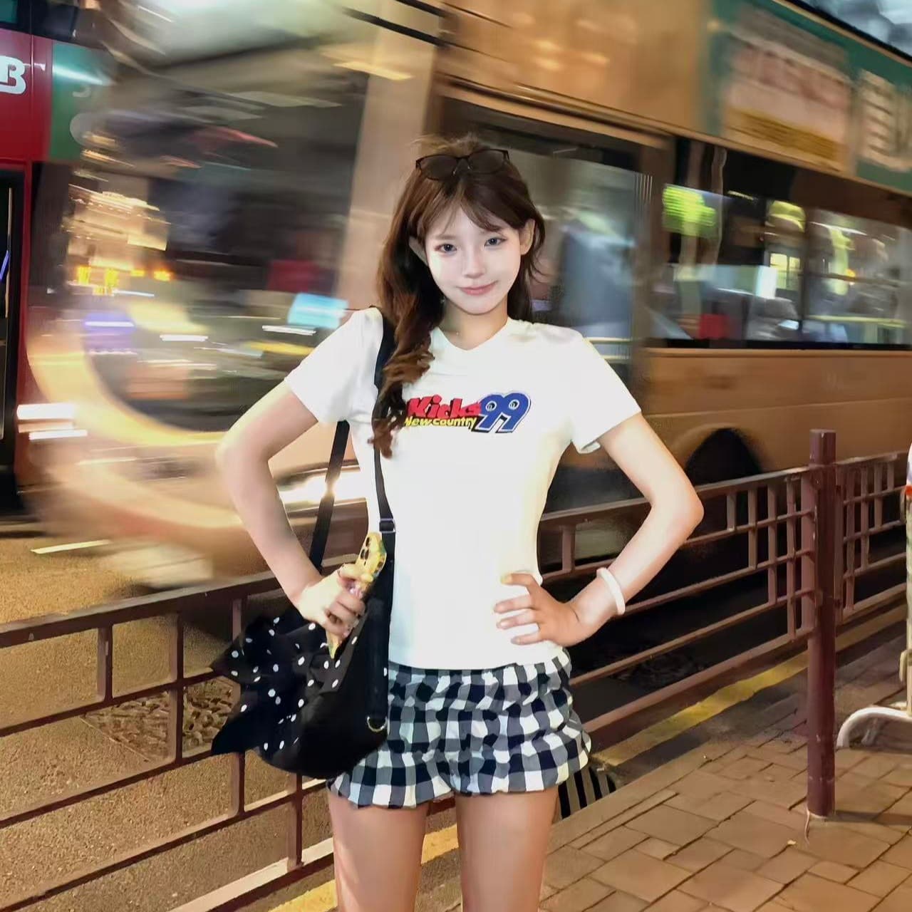 작은 대중 운동 숫자 프린트 몸매 가꾸기 슬림해 보이는 순면 편안함 긍정적 인 어깨 쇼트 스타일 반팔 티셔츠 맨위 여성 이미지 5
