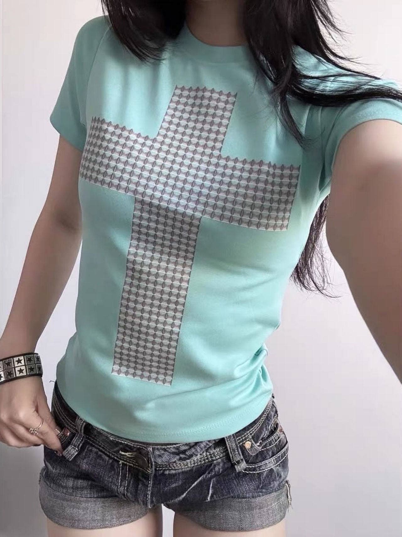 한 부서 작은 대중 ins 바람 체크무늬 십자가 프린트 긍정적 인 어깨 반팔 티셔츠 여성 여름 몸매 가꾸기 슬림해 보이는 핫걸 맨위 상세 이미지 2
