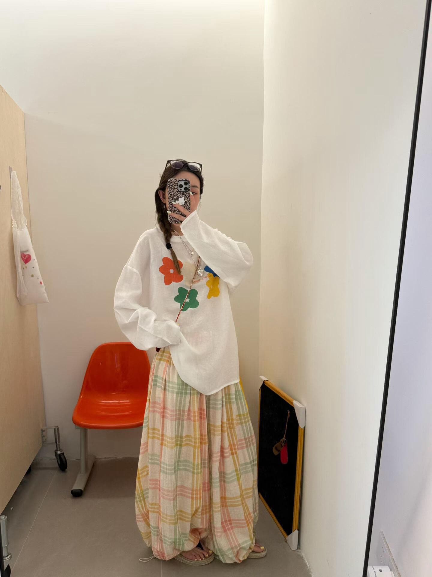 여름 만화 바람 색상 꽃 프린트 긴팔 티셔츠 여성 다용도 슬림해 보이는 면 린넨 맨위 자외선 차단 의류 상세 이미지 2