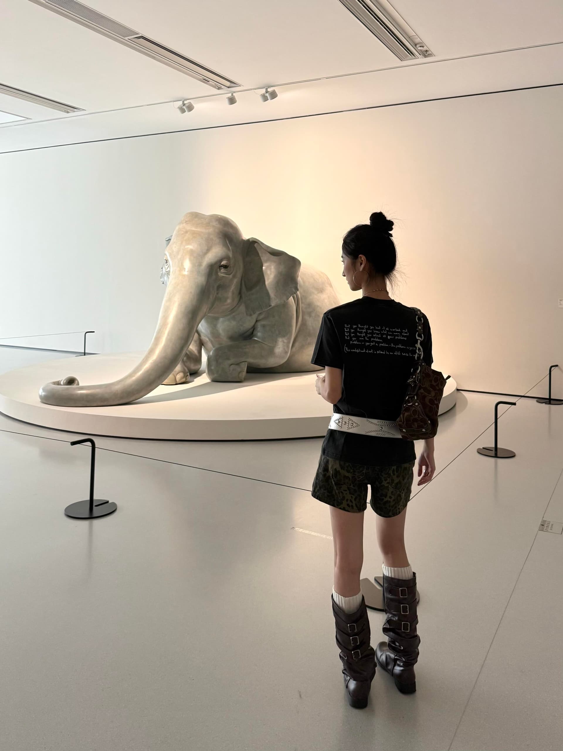 아메리칸 레트로 긍정적 인 어깨 티셔츠 여성 여름 새로운 워싱 마 오래된 검정색 반팔 몸매 가꾸기 슬림해 보이는 핫걸 짧은 맨위 이미지 3