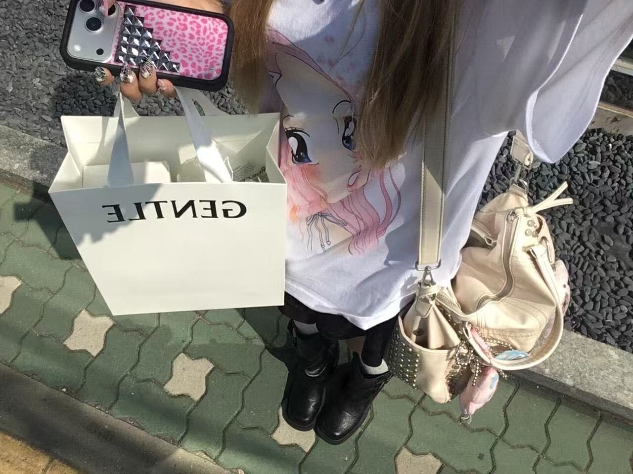 한국 ins 작은 대중 만화 소녀 만화 프린트 미니멀리즘 캐주얼 다용도 루즈핏 순면 반팔 티셔츠 맨위 여성 상세 이미지 4